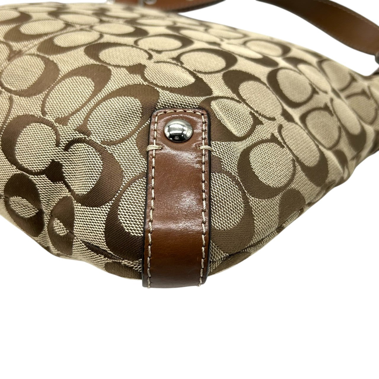 【美品】コーチ COACH シグネチャー ショルダーバッグ F14689 クロスボディバッグ 斜め掛け可 レディース キャンバス レザー ブラウン ベージュ 軽量 通勤 通学 クラシックデザイン エレガント クリーニング済み s64