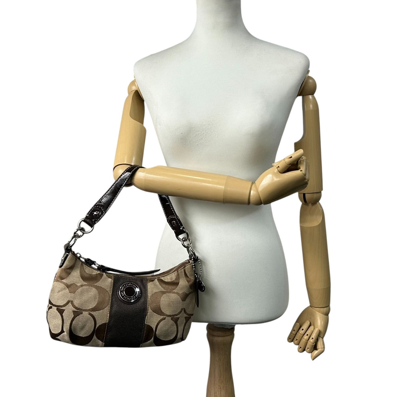 【極美品】コーチ COACH 2WAY ハンドバッグ F19218 ショルダーバッグ シグネチャー レディース キャンバス レザー ブラウン ベージュ ワンショルダー 斜め掛け可 クロスボディ ホーボーバッグ エレガント クリーニング済み s64