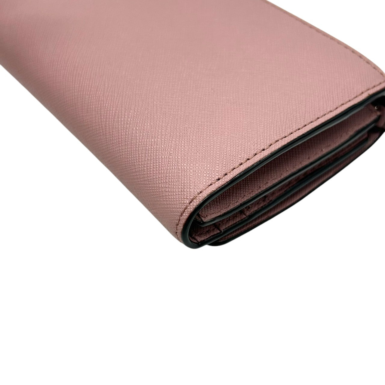 【美品/箱付き】Kate spade ケイトスペード 長財布 ウォレット 二つ折り フラップ PVC サフィアーノレザー ピンク シルバーロゴ レディース エレガント フェミニン かわいい 大容量 カード収納 人気モデル クリーニング済み W2