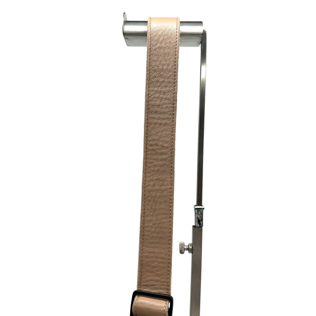 【agnes b.】アニエスベー ショルダーバッグ ワンショルダー 斜め掛け可 クロスボディ 本革 レザー ベージュ グレージュ系 ロゴ型押し レディース シンプル エレガント カジュアル 通勤通学 人気モデル クリーニング済み s67