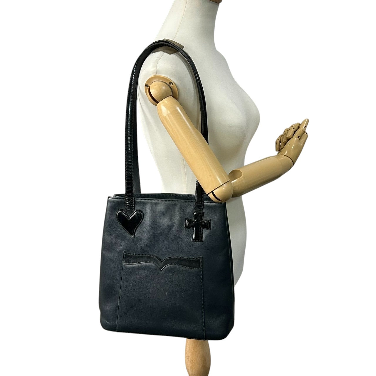 【Christian Lacroix】クリスチャンラクロワ ハンドバッグ トートバッグ ワンショルダー レザー 本革 ネイビー ブラック系 ハート クロスモチーフ エナメル切替 フランス製 レディース ヴィンテージ レア クリーニング済み s67
