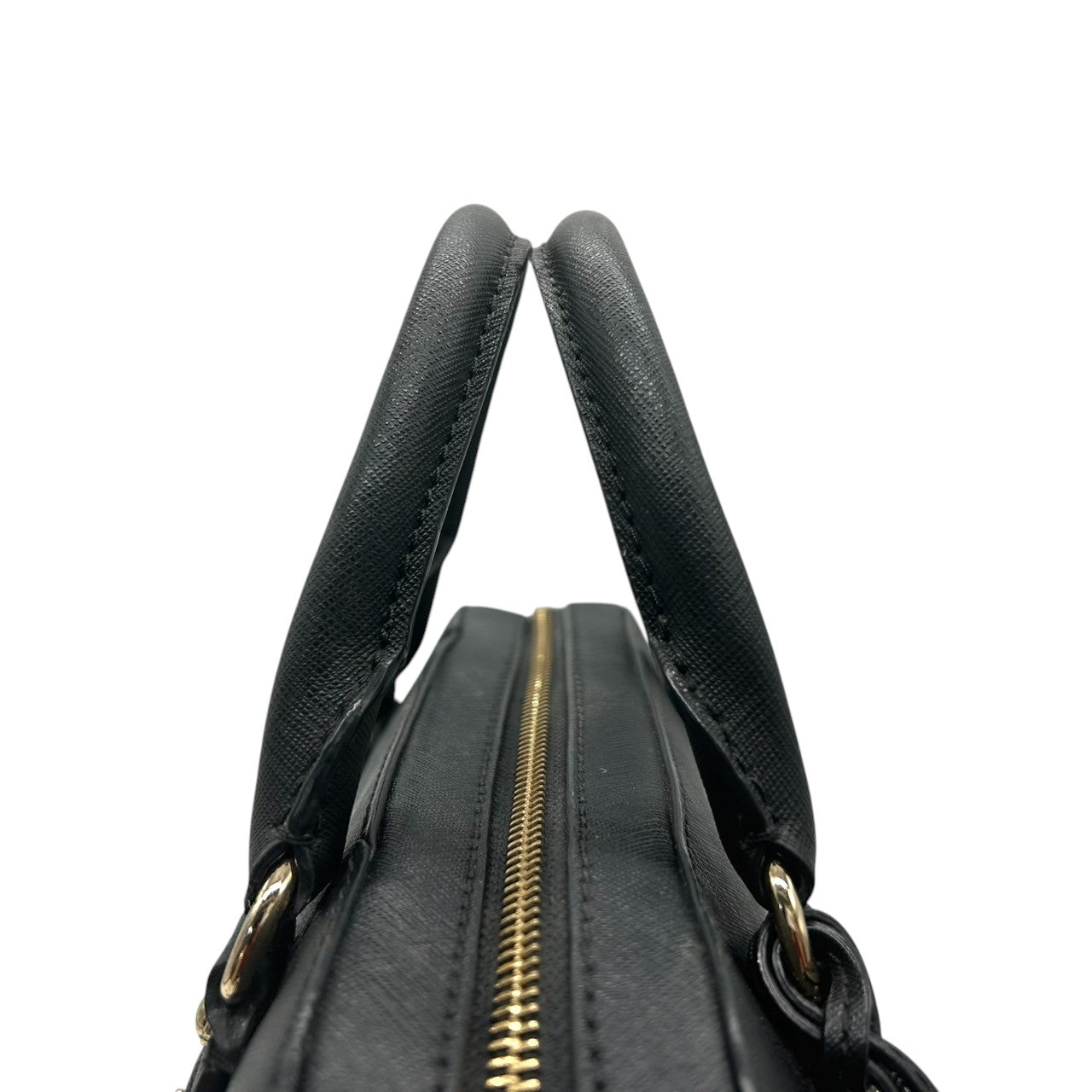 【美品】MICHAEL KORS マイケルコース ハンドバッグ サッチェルバッグ ドーム型 自立可 PVC サフィアーノレザー ブラック ゴールド金具 MKロゴチャーム レディース エレガント ビジネス 人気モデル クリーニング済み s56