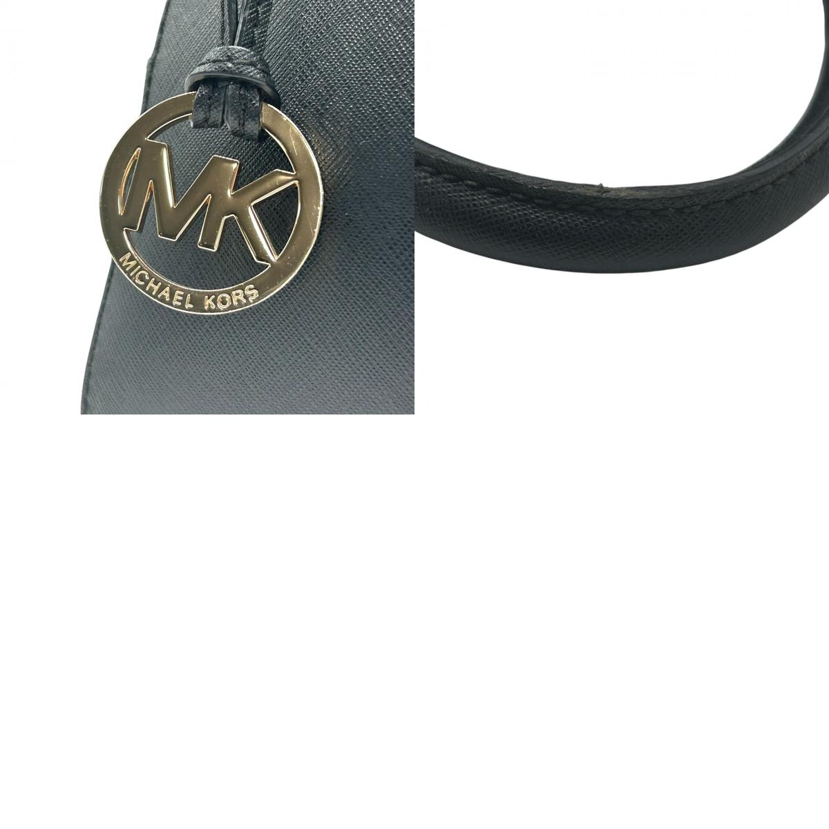 【美品】MICHAEL KORS マイケルコース ハンドバッグ サッチェルバッグ ドーム型 自立可 PVC サフィアーノレザー ブラック ゴールド金具 MKロゴチャーム レディース エレガント ビジネス 人気モデル クリーニング済み s56