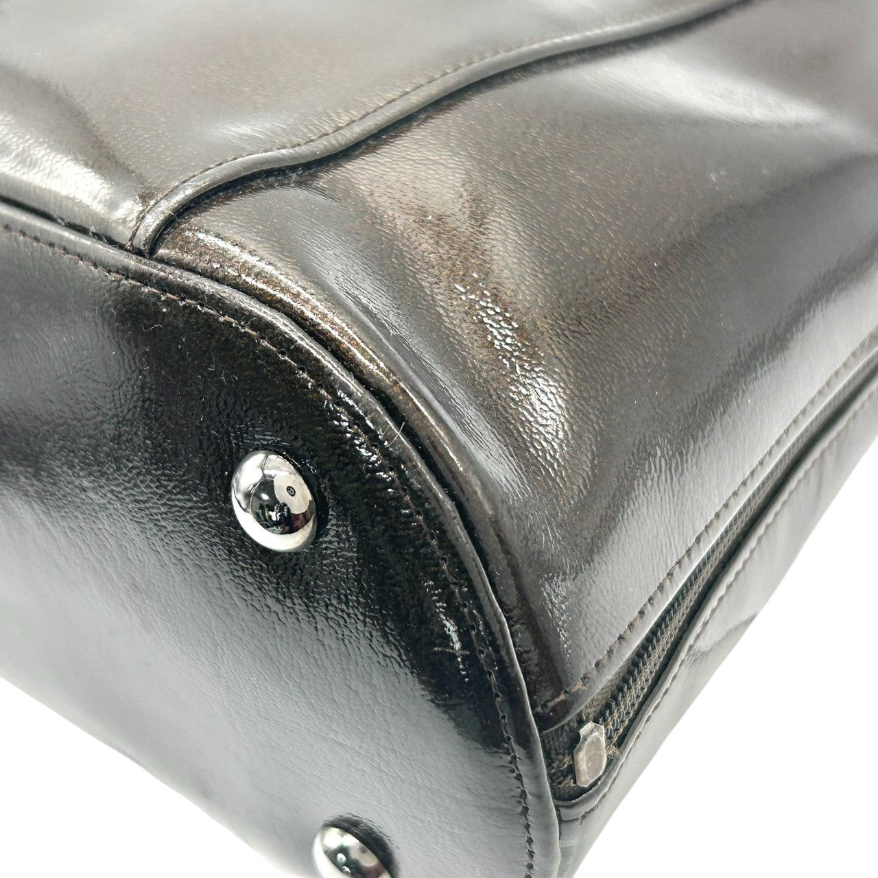 【美品】LONGCHAMP ロンシャン ロゾ ハンドバッグ トートバッグ 自立可 バンブー トグル パテントレザー エナメル ダークブラウン フランス製 レディース ビジネス 通勤 エレガント 人気モデル クリーニング済み E2