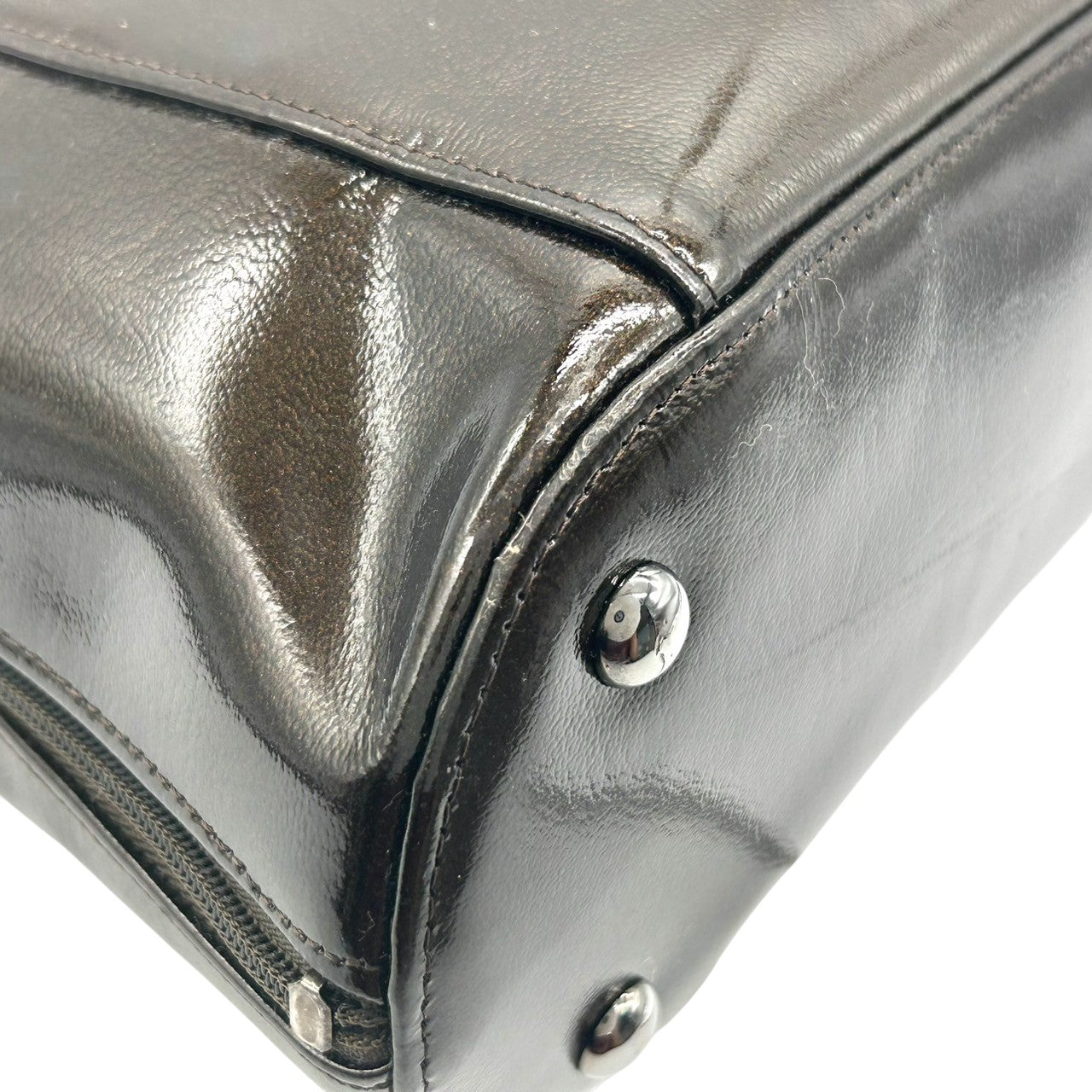 【美品】LONGCHAMP ロンシャン ロゾ ハンドバッグ トートバッグ 自立可 バンブー トグル パテントレザー エナメル ダークブラウン フランス製 レディース ビジネス 通勤 エレガント 人気モデル クリーニング済み E2