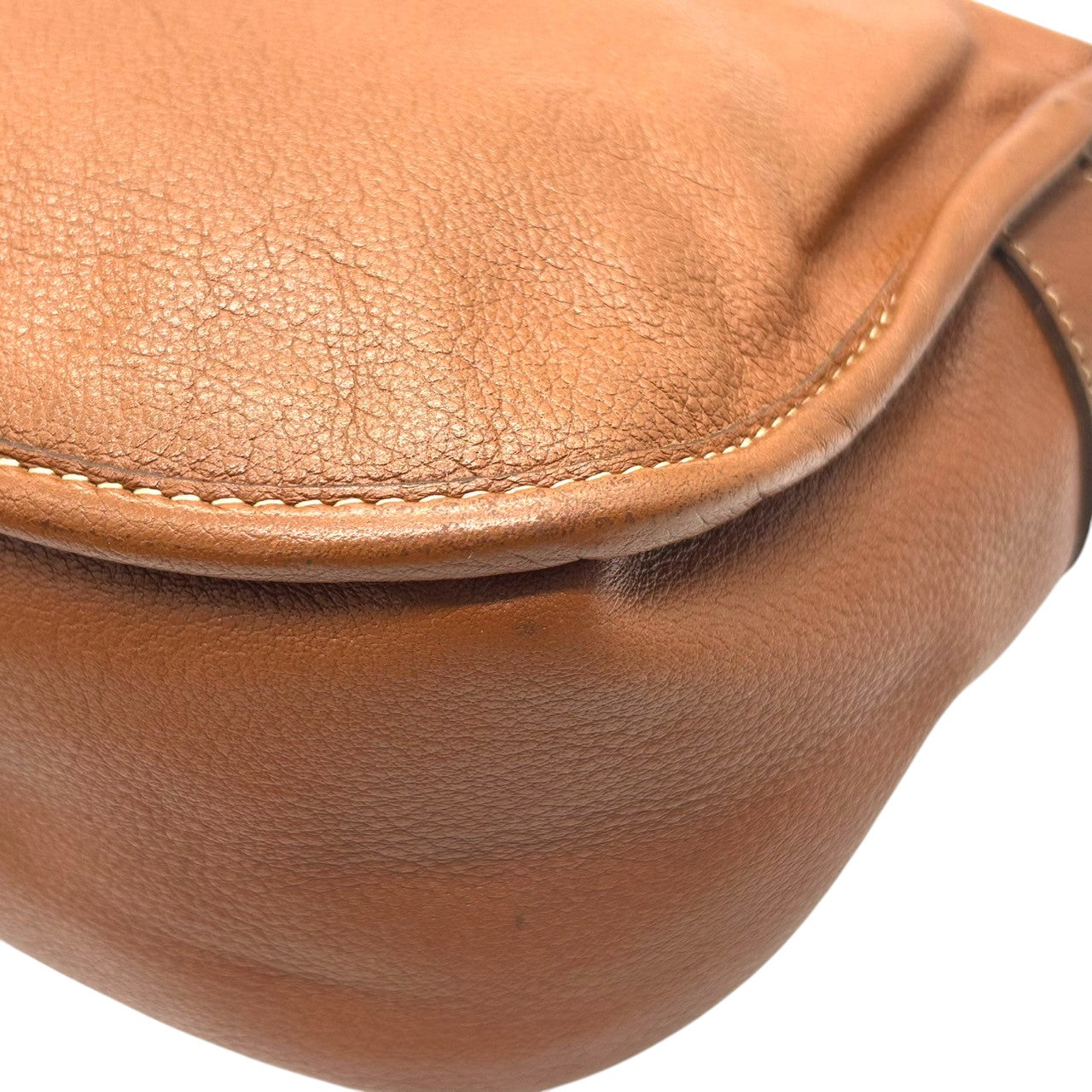 【美品】LONGCHAMP ロンシャン ショルダーバッグ クロスボディ 斜め掛け可 フラップ 本革 レザー シボ革 ブラウン キャメル ゴールド金具 ロゴ型押し レディース ヴィンテージ クラシックデザイン エレガント クリーニング済み s33