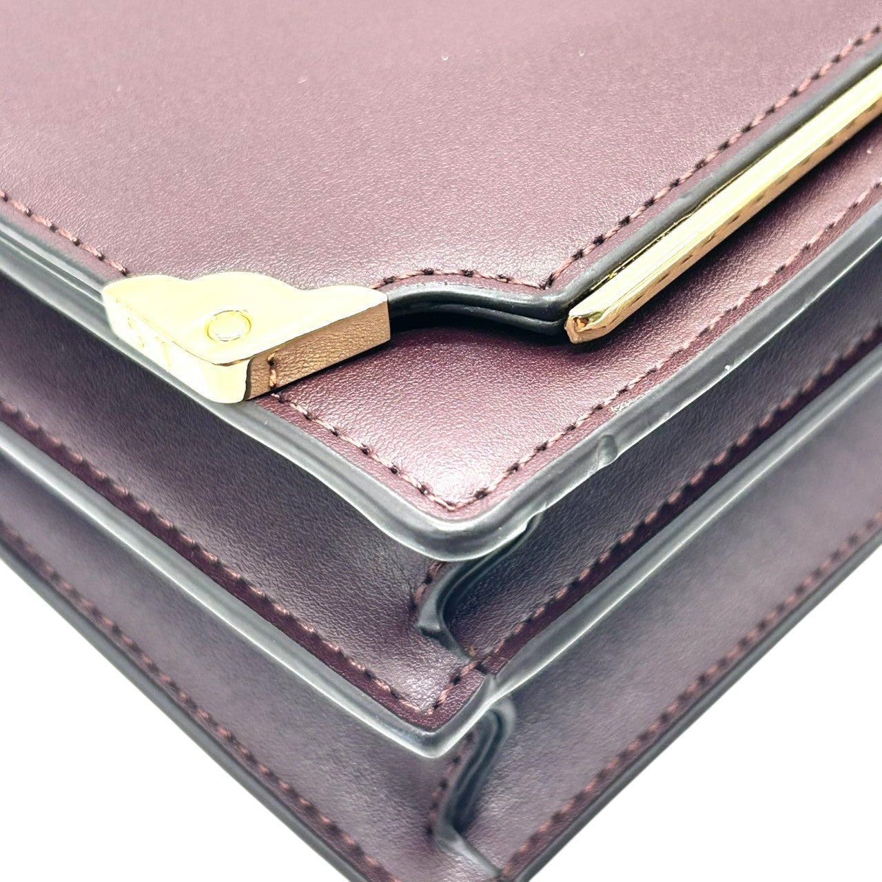 【未使用級/極美品】Samantha Thavasa サマンサタバサ 2WAY ハンドバッグ ショルダーバッグ 斜め掛け可 自立可 トップハンドル スクエア レザー ワインレッド ゴールド金具 フラップ レディース エレガント クリーニング済み s33