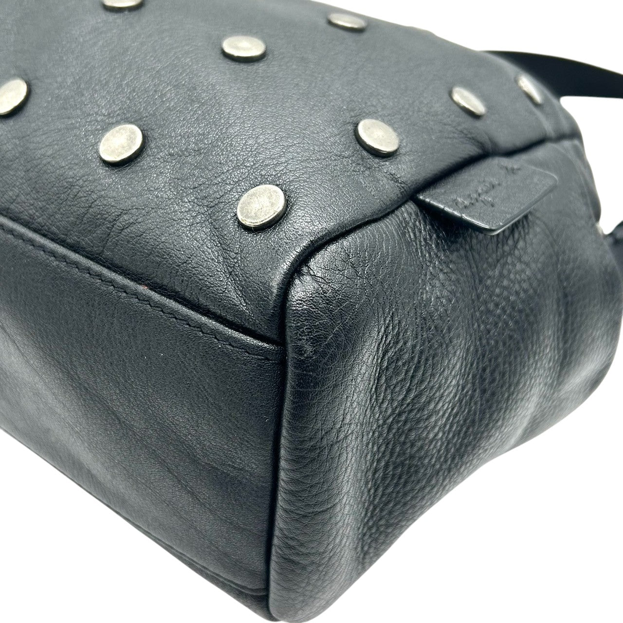 【美品】agnes b. アニエスベー ショルダーバッグ クロスボディ 斜め掛け可 スタッズ レザー 本革 ブラック シルバー金具 レディース メンズ ユニセックス ロック パンク スタイリッシュ 人気モデル クリーニング済み s33