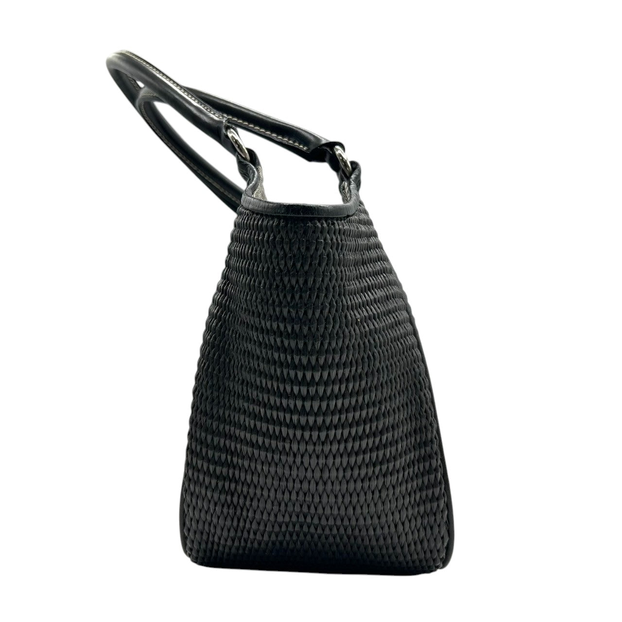 【美品】marie claire マリクレール ハンドバッグ ワンショルダー 自立可 編み込みデザイン レザー ブラック シルバー金具 クローバーチャーム付き レディース エレガント カジュアル フェミニン 人気モデル クリーニング済み s33