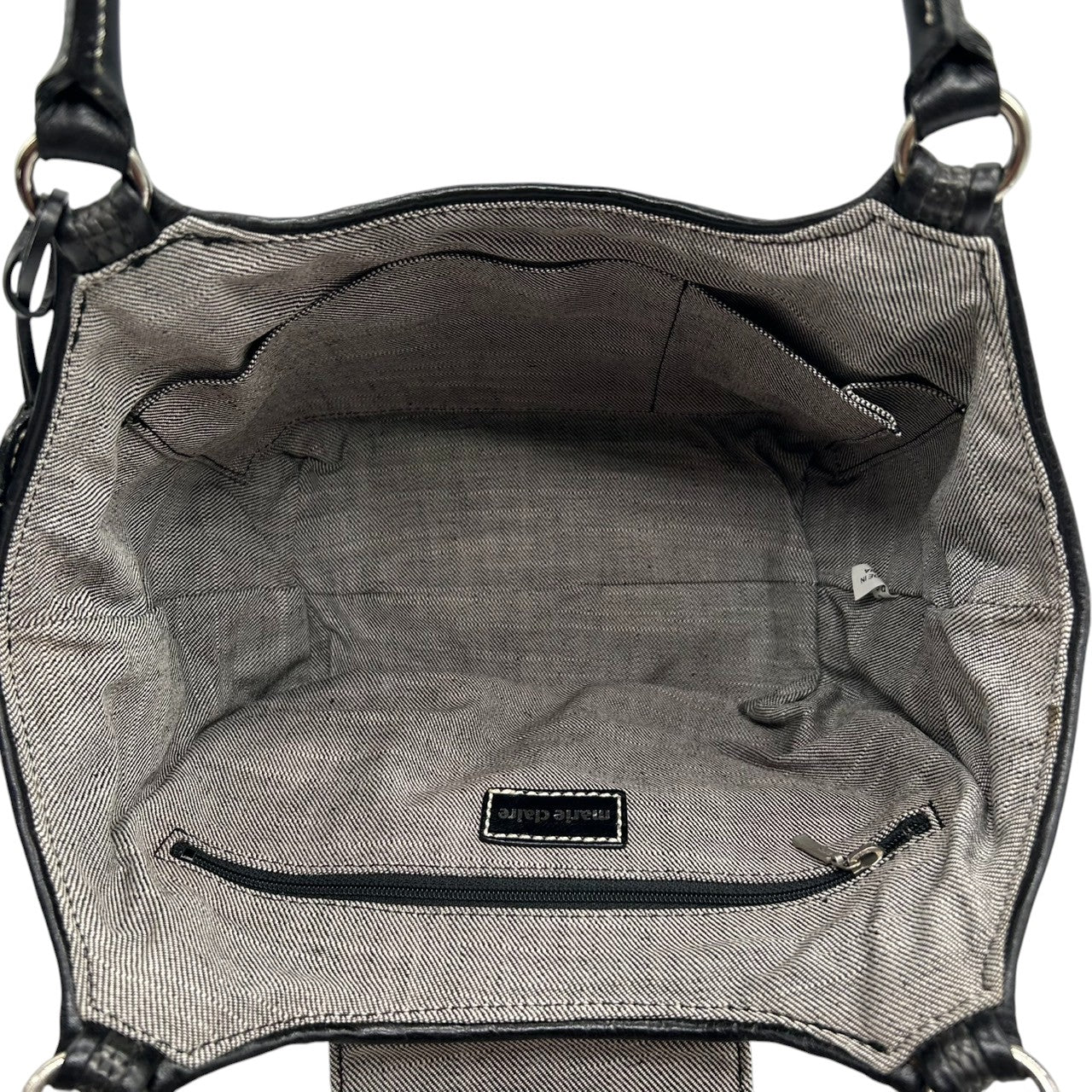 【美品】marie claire マリクレール ハンドバッグ ワンショルダー 自立可 編み込みデザイン レザー ブラック シルバー金具 クローバーチャーム付き レディース エレガント カジュアル フェミニン 人気モデル クリーニング済み s33