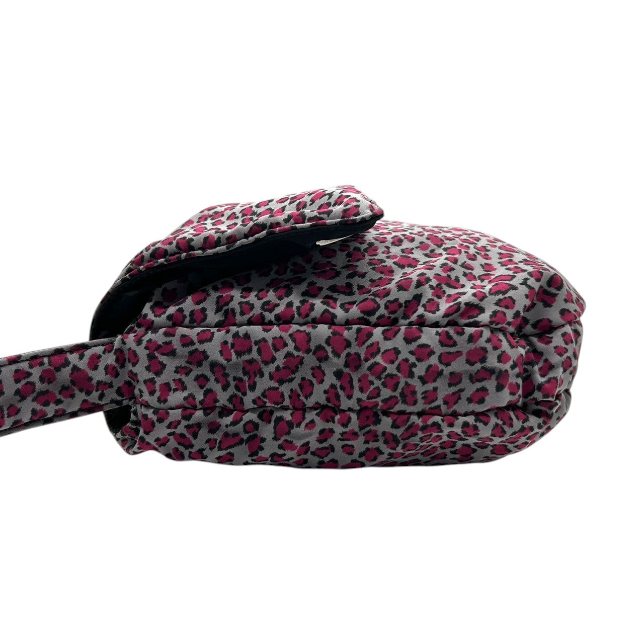 【BOTTEGA VENETA】ボッテガヴェネタ ショルダーバッグ ワンショルダー フラップ ナイロン レオパード ヒョウ柄 ピンク グレー 軽量 イタリア製 レディース カジュアル 個性的 デザイン クリーニング済み D3