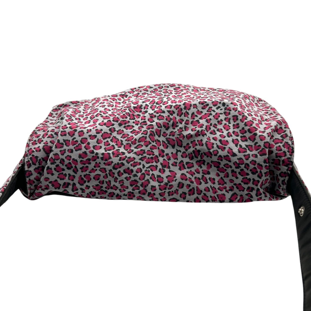 【BOTTEGA VENETA】ボッテガヴェネタ ショルダーバッグ ワンショルダー フラップ ナイロン レオパード ヒョウ柄 ピンク グレー 軽量 イタリア製 レディース カジュアル 個性的 デザイン クリーニング済み D3