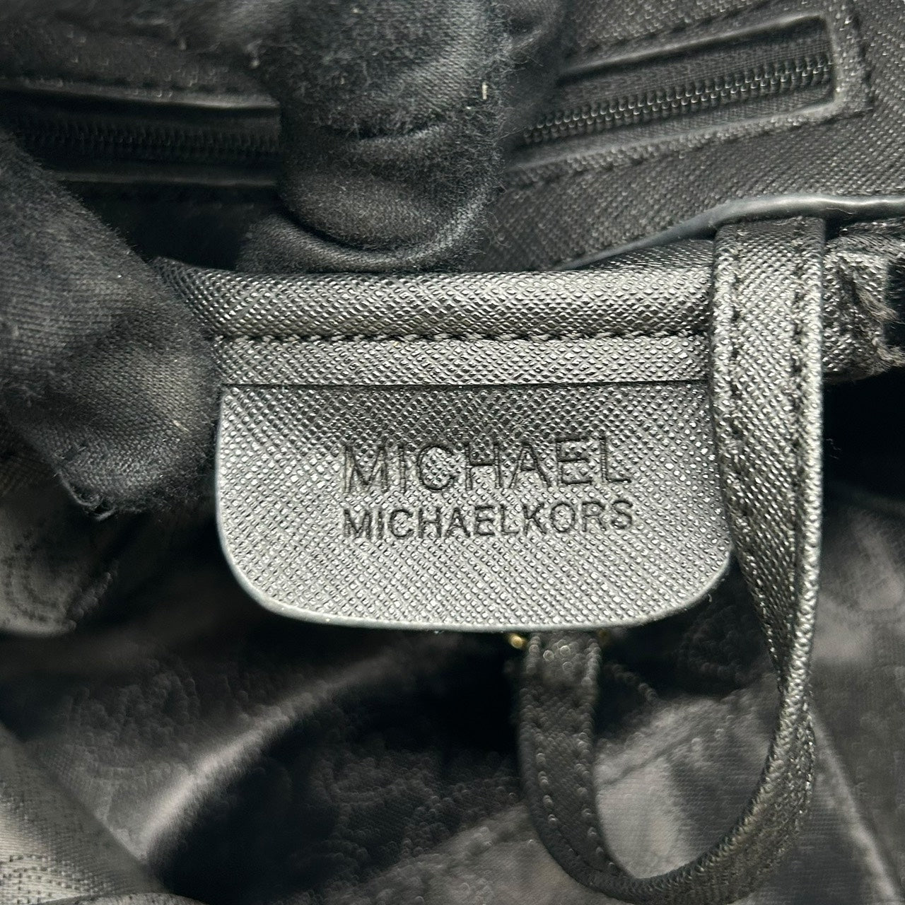 マイケルコース MICHAEL KORS サフィアーノレザー トートバッグ ショルダーバッグ 黒 ブラック ゴールド金具 MKロゴチャーム S65