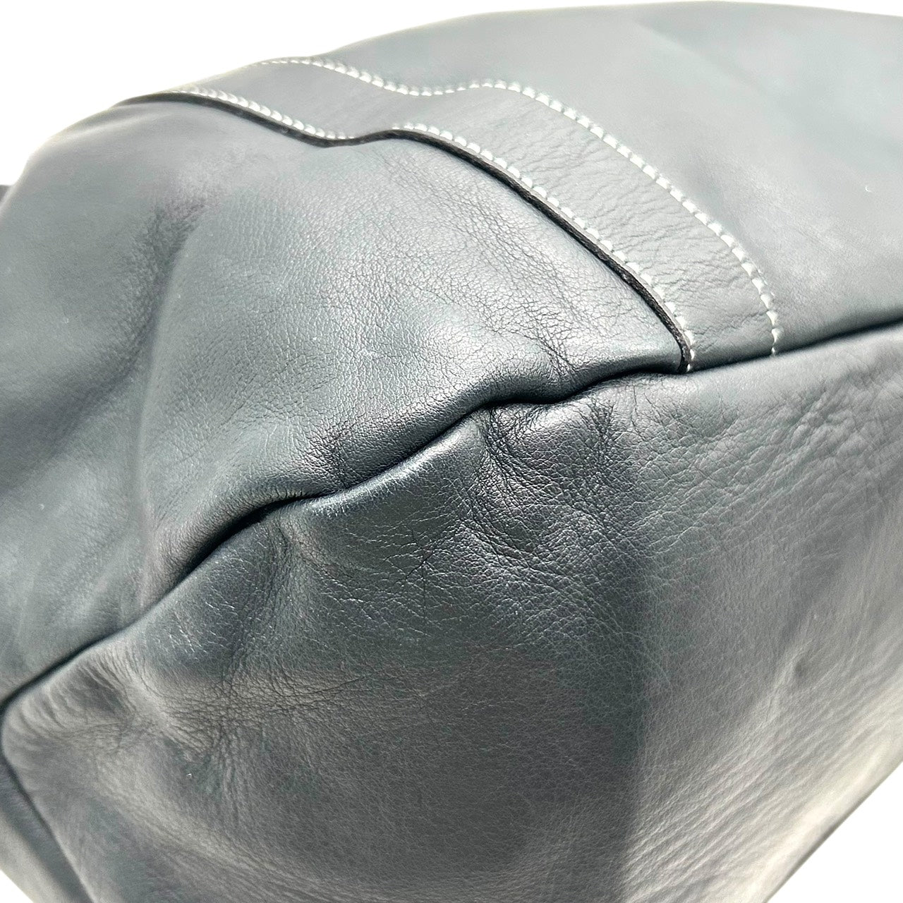 未使用級 キタムラ Kitamura レザー トートバッグ ショルダーバッグ 黒 ブラック ホワイトステッチ Kロゴ 型押し S65