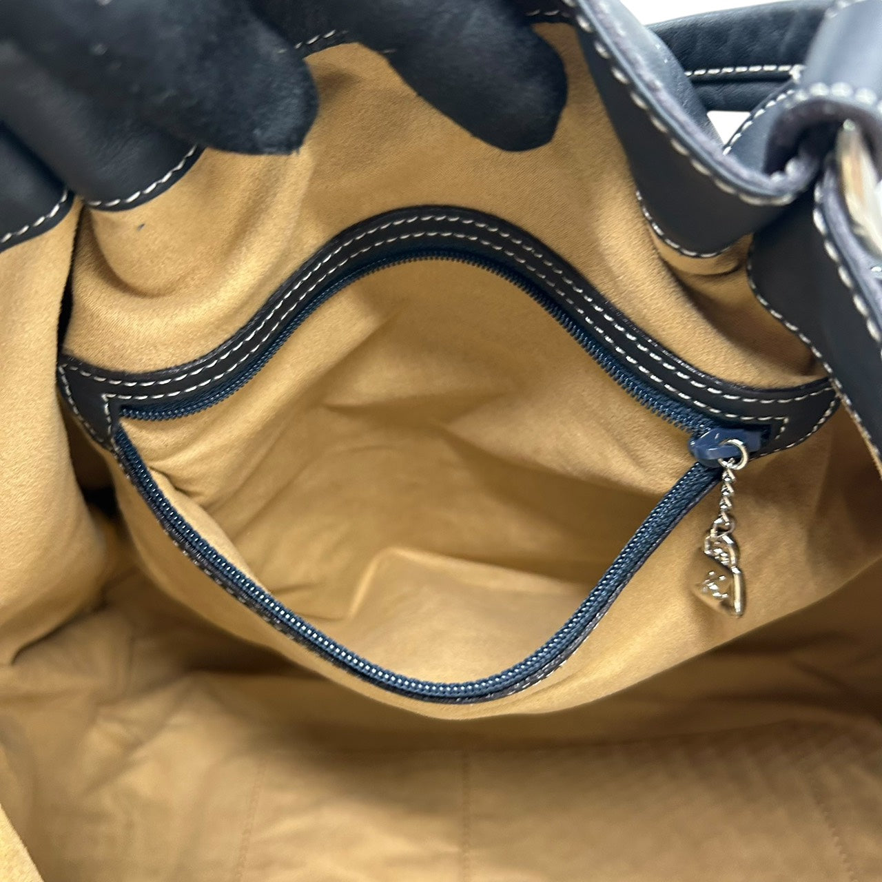 未使用級 キタムラ Kitamura レザー トートバッグ ショルダーバッグ 黒 ブラック ホワイトステッチ Kロゴ 型押し S65