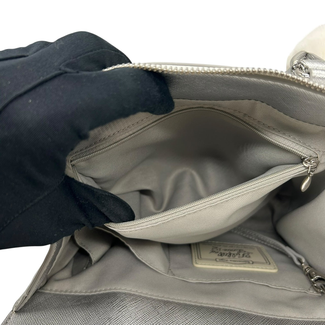 サマンサベガ Samantha Vega 2WAYバッグ ハンドバッグ ショルダーバッグ シルバー ファーチャーム付き 上品 E5