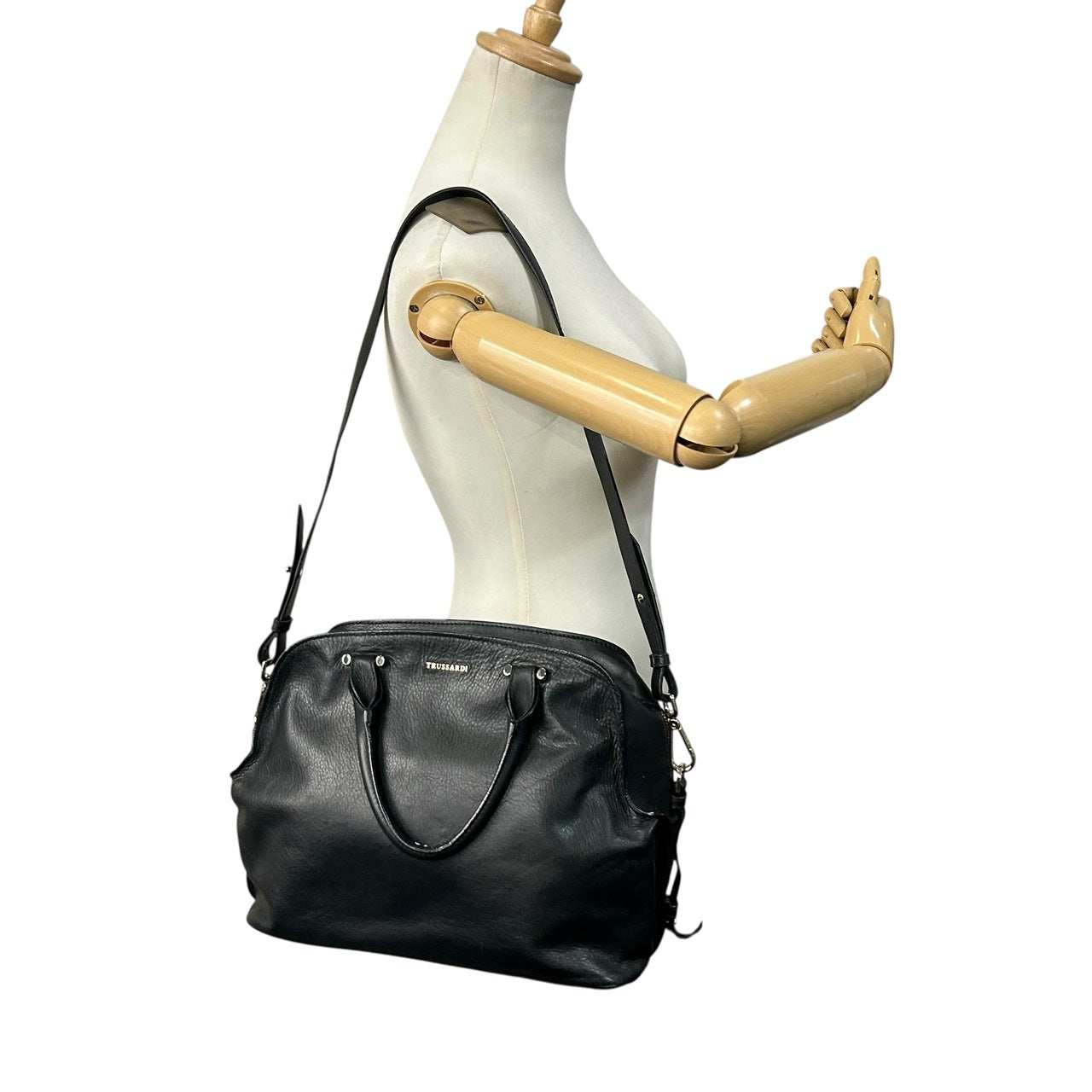 トラサルディ TRUSSARDI 2WAYバッグ ハンドバッグ ショルダーバッグ レザー 黒 ブラック ゴールド金具 上品 S55