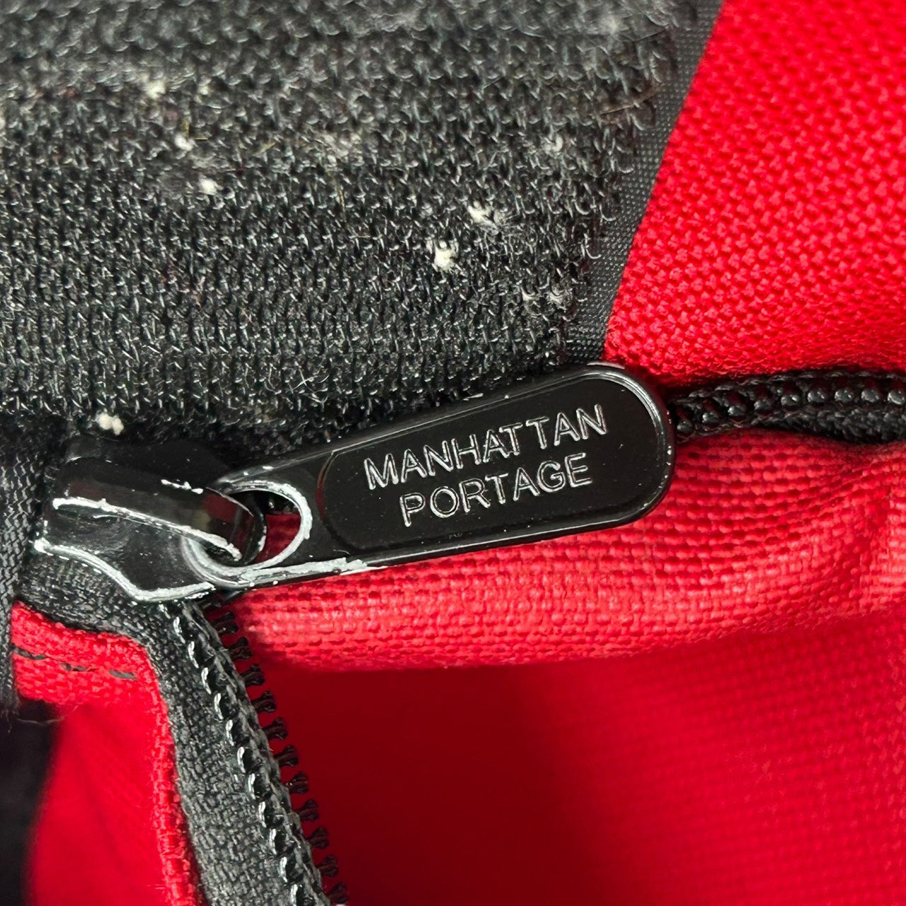 マンハッタンポーテージ Manhattan Portage メッセンジャーバッグ ショルダーバッグ 赤 レッド コーデュラナイロン S71
