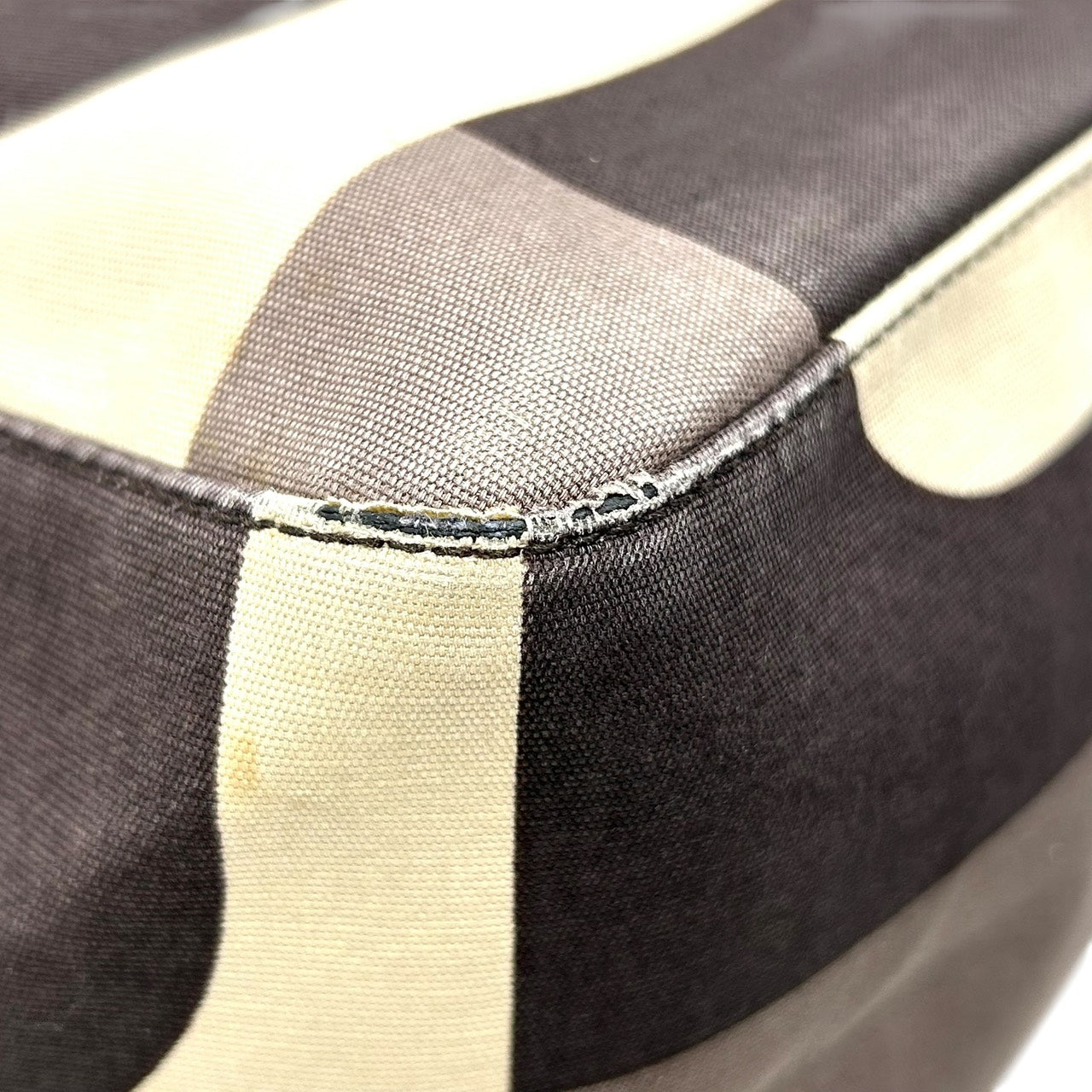 バリー BALLY トートバッグ ハンドバッグ キャンバス 幾何学柄 ベージュ 黒 ブラック 茶色 ブラウン シンプル 高級感 S71