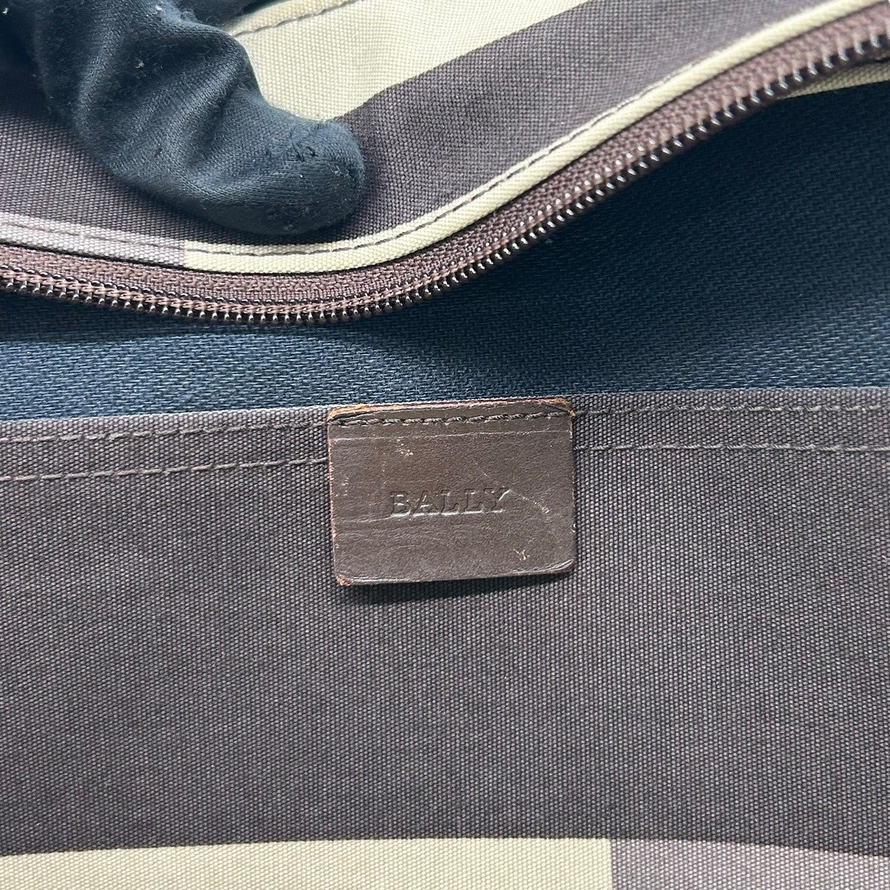 バリー BALLY トートバッグ ハンドバッグ キャンバス 幾何学柄 ベージュ 黒 ブラック 茶色 ブラウン シンプル 高級感 S71