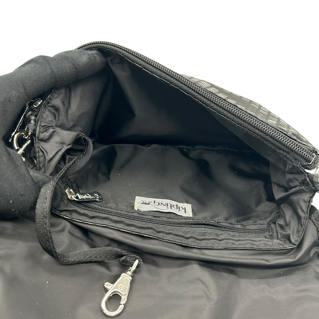 美品　キプリング Kipling ショルダーバッグ クロスボディ ナイロン 黒 ブラック モノグラム 光沢 シルバー金具 軽量 S71