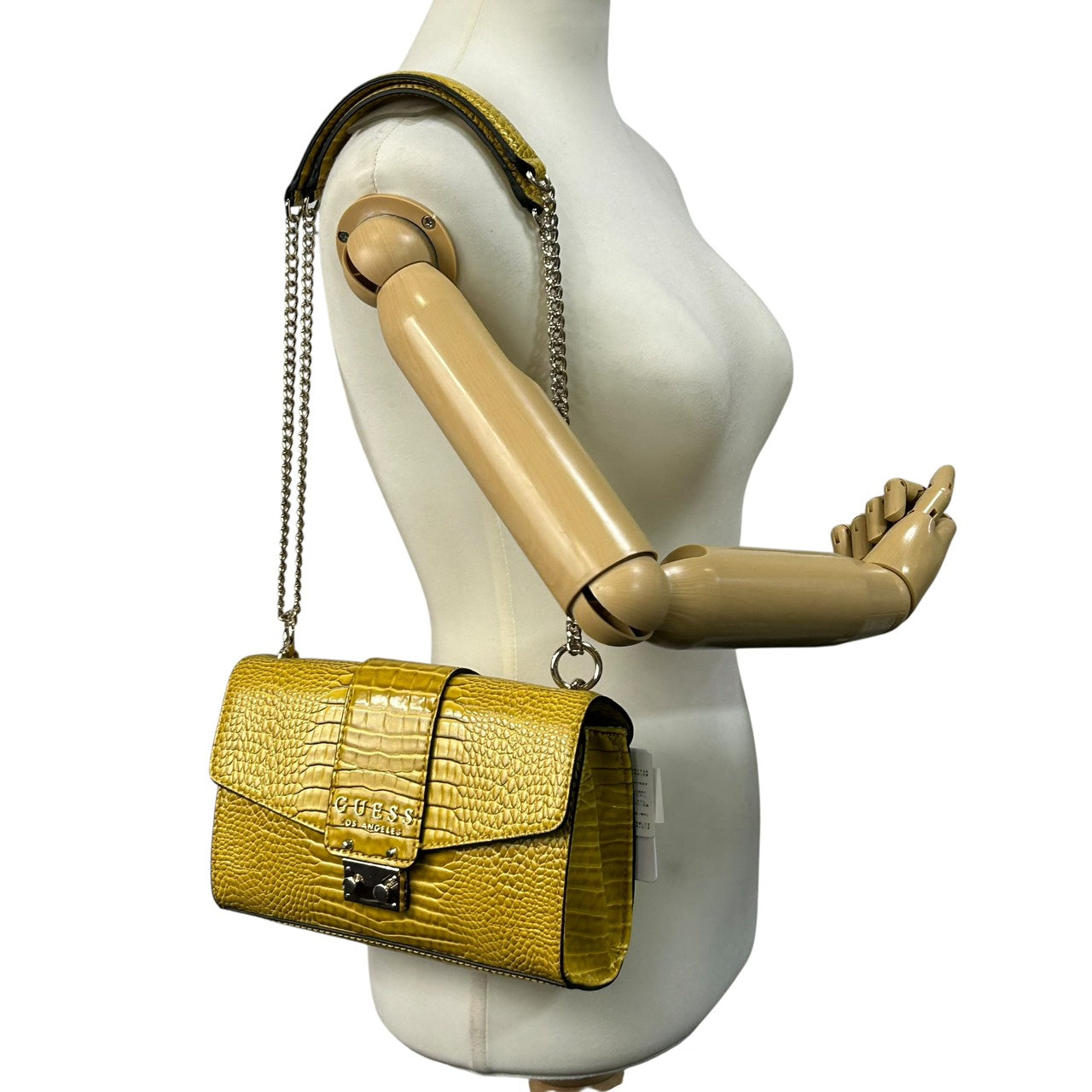 ゲス GUESS チェーンショルダーバッグ 型押し 黄色 イエローゴールド ロック金具 ロゴ 高級感 新品タグ付 R