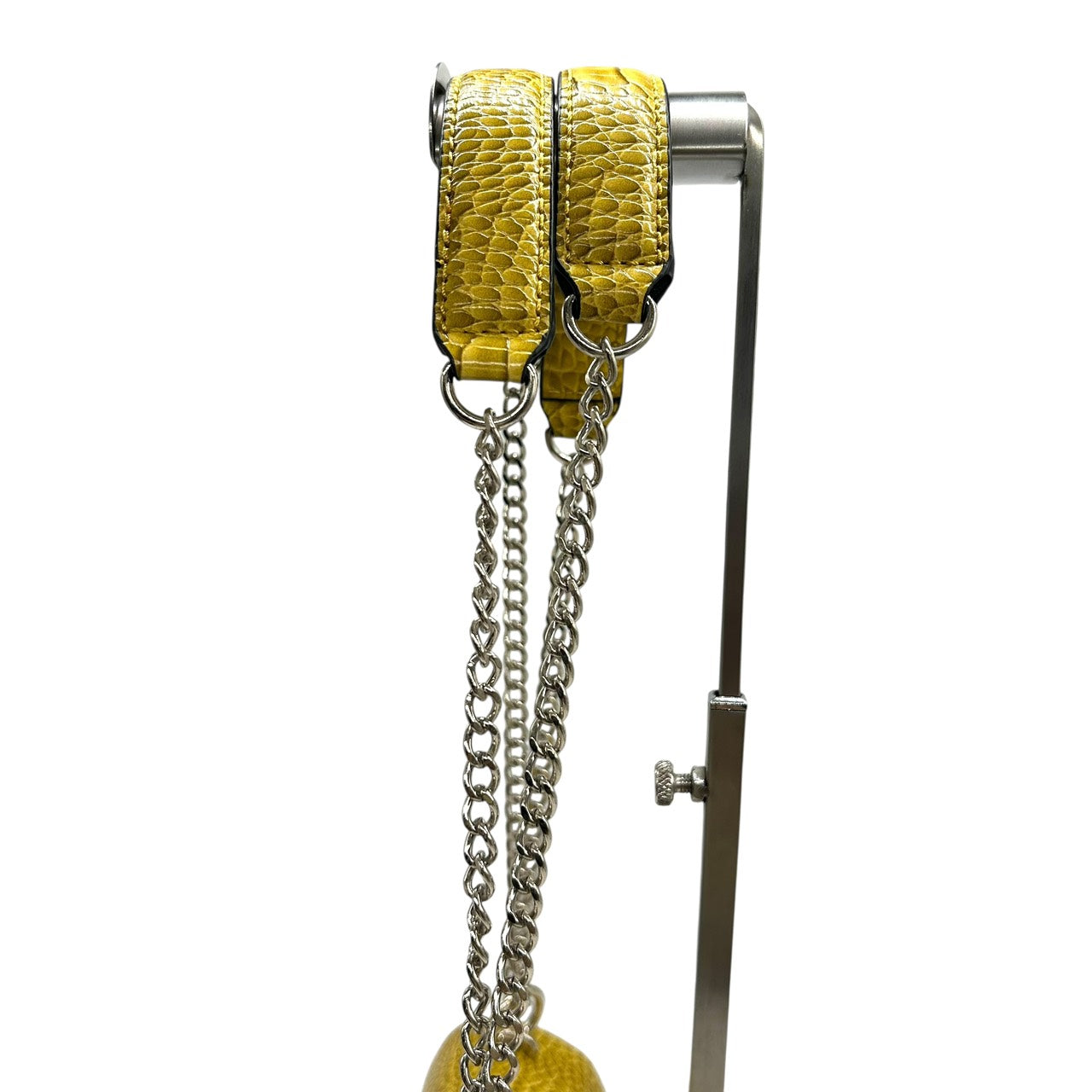 ゲス GUESS チェーンショルダーバッグ 型押し 黄色 イエローゴールド ロック金具 ロゴ 高級感 新品タグ付 R