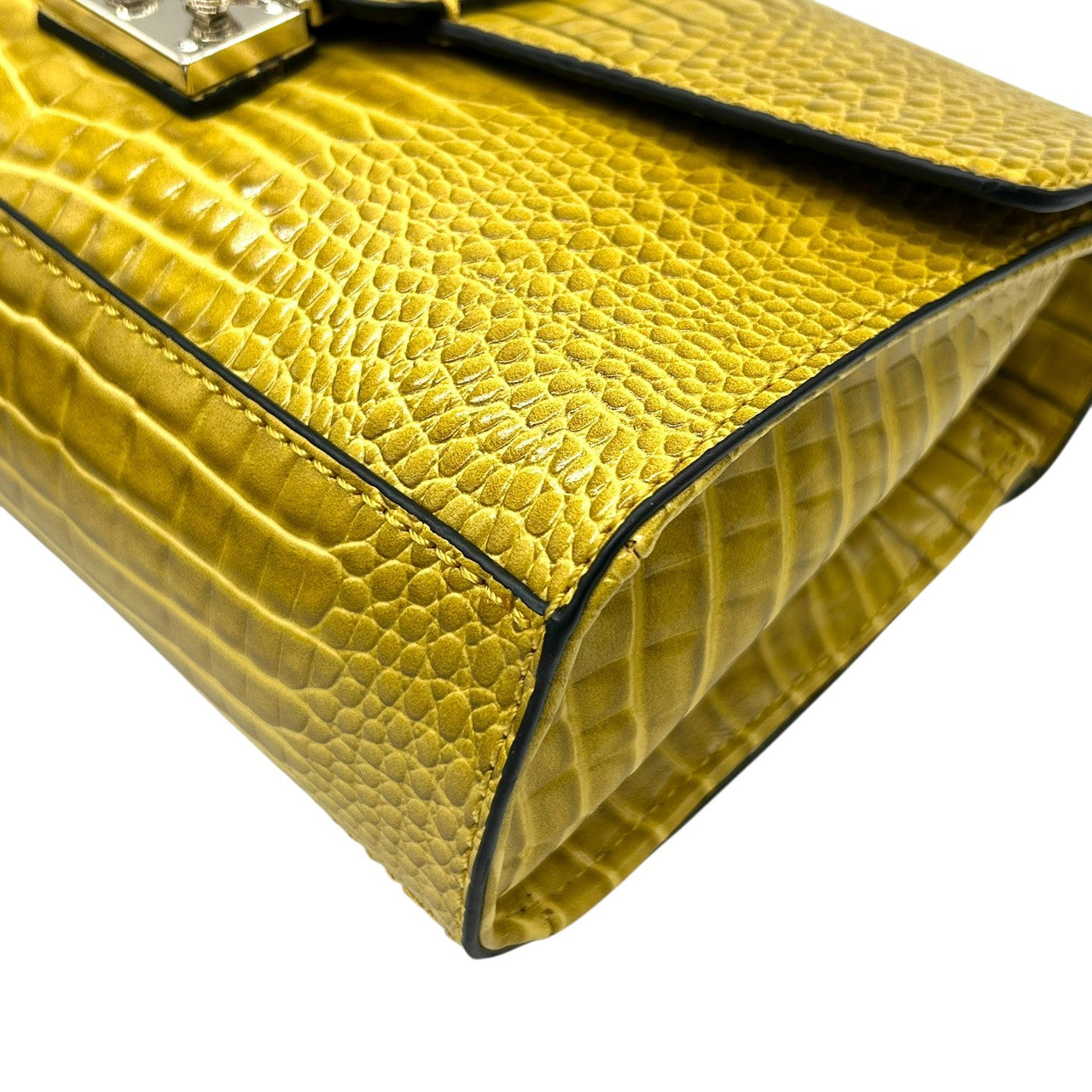 ゲス GUESS チェーンショルダーバッグ 型押し 黄色 イエローゴールド ロック金具 ロゴ 高級感 新品タグ付 R