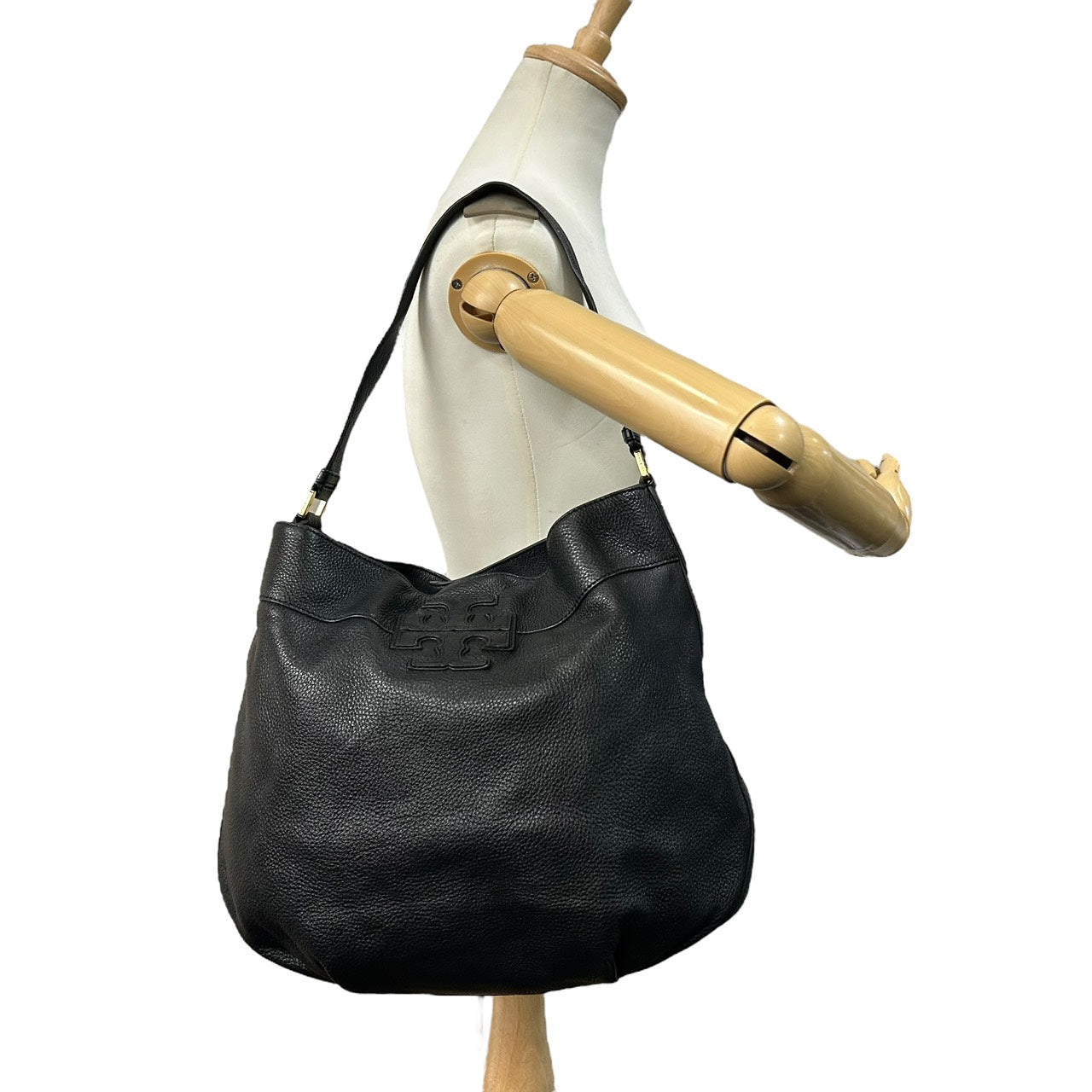 極美品 トリーバーチ TORY BURCH ホーボーバッグ ショルダーバッグ ワンショルダー 黒 ブラック レザー ロゴ型押し 高級 上品 S26