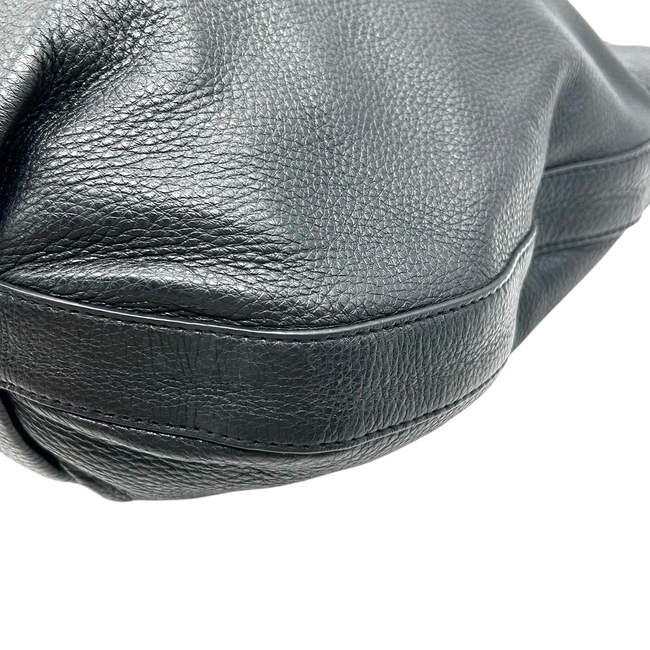 極美品 トリーバーチ TORY BURCH ホーボーバッグ ショルダーバッグ ワンショルダー 黒 ブラック レザー ロゴ型押し 高級 上品 S26