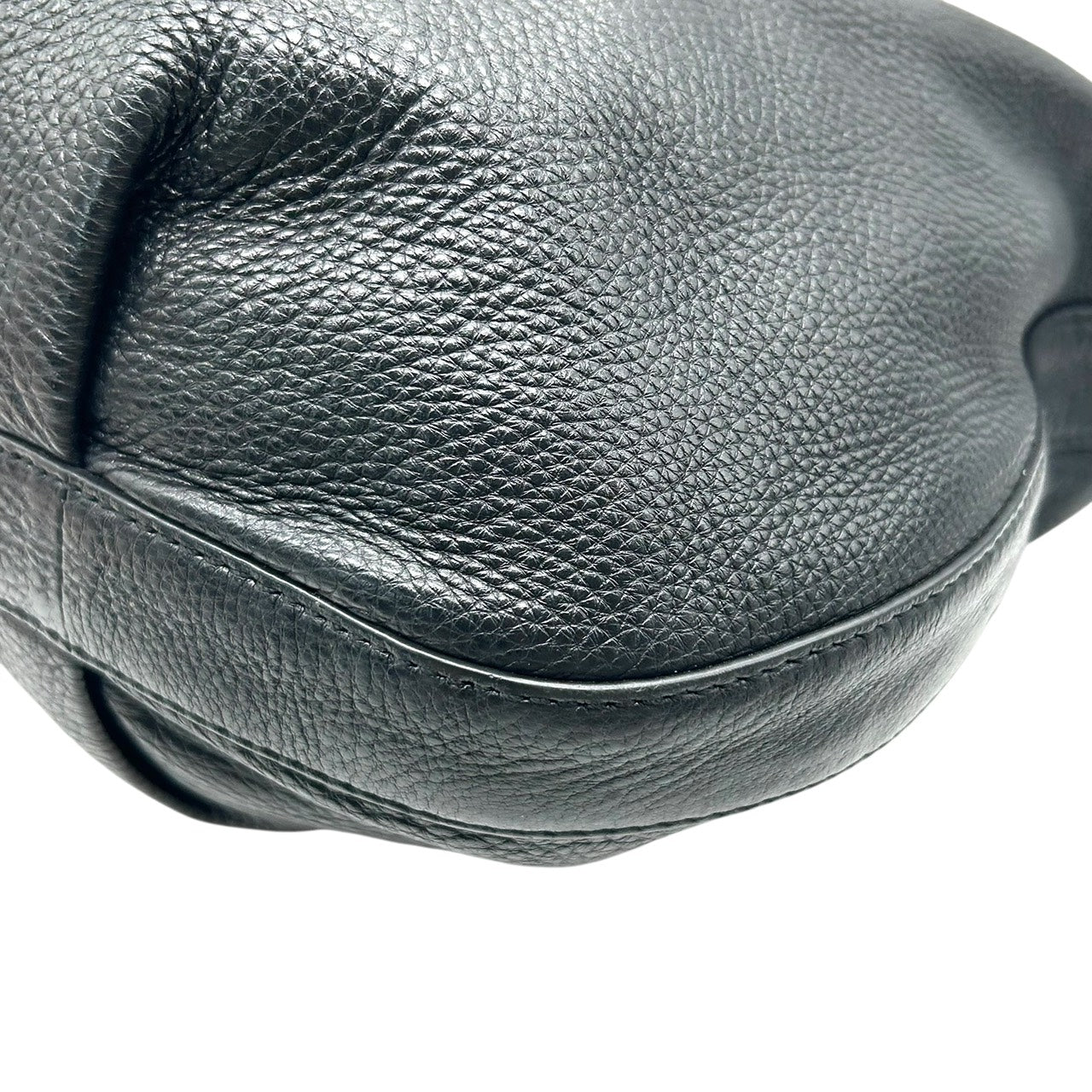 極美品 トリーバーチ TORY BURCH ホーボーバッグ ショルダーバッグ ワンショルダー 黒 ブラック レザー ロゴ型押し 高級 上品 S26