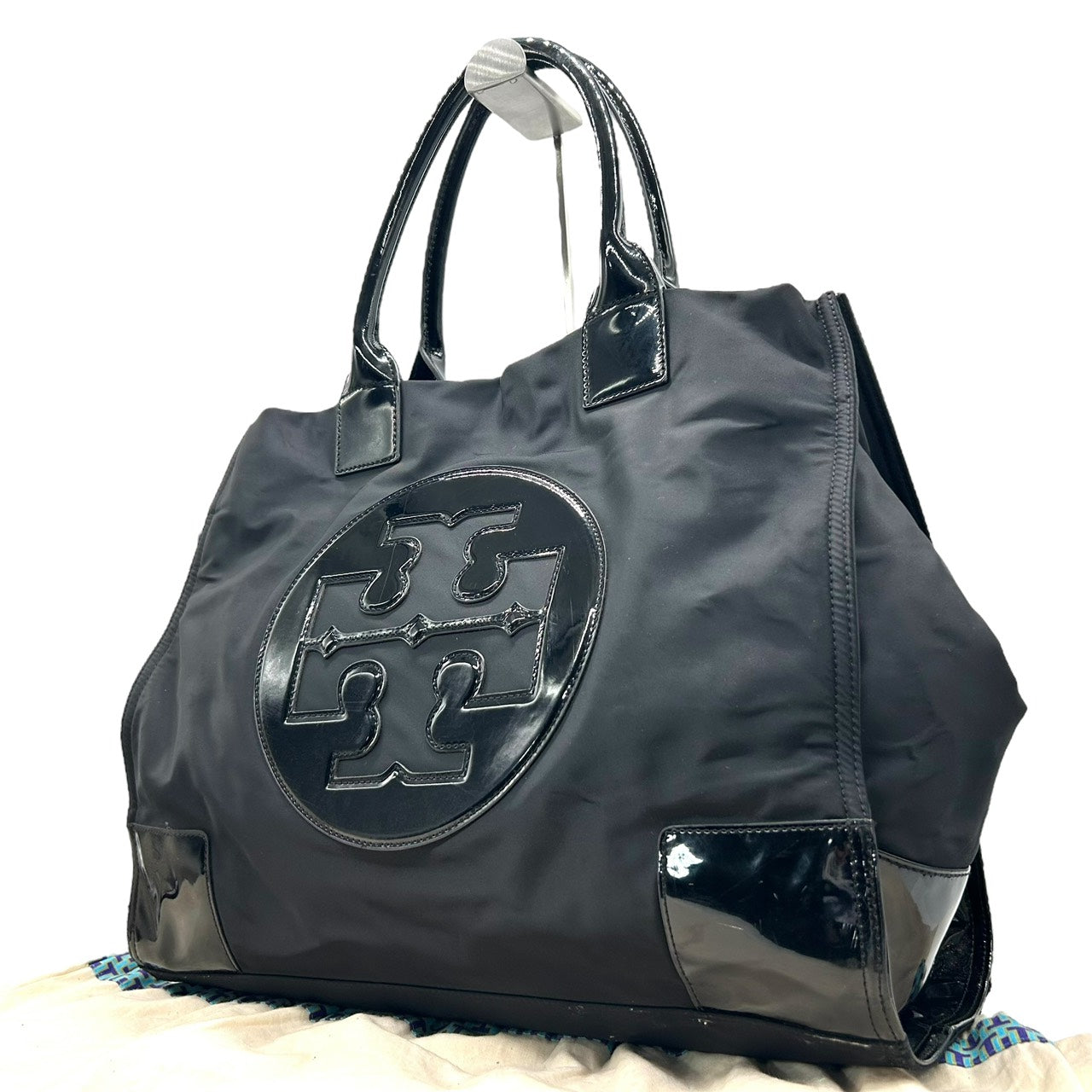 トリーバーチ TORY BURCH トートバッグ エラ ナイロン×エナメル 黒 ブラック 大容量 軽量 ダブルTロゴ T7