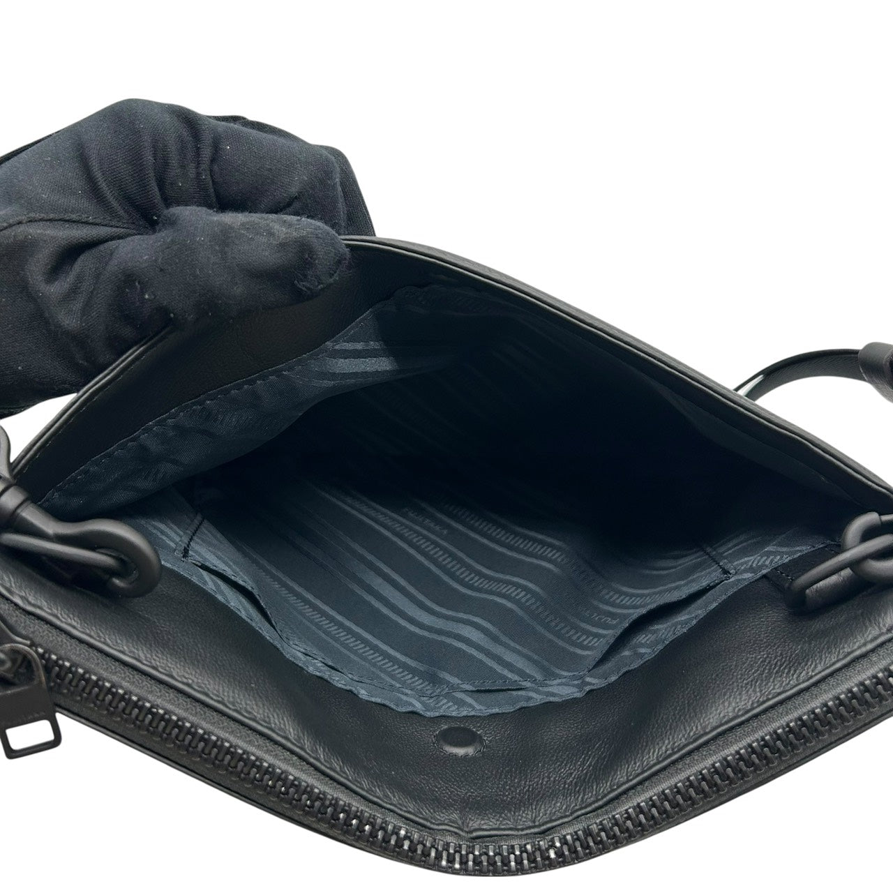 極美品 FUJITAKA ショルダーバッグ レザー ブラック 黒 シュリンクレザー 本革 サコッシュ メンズ 日本製 シンプル S26