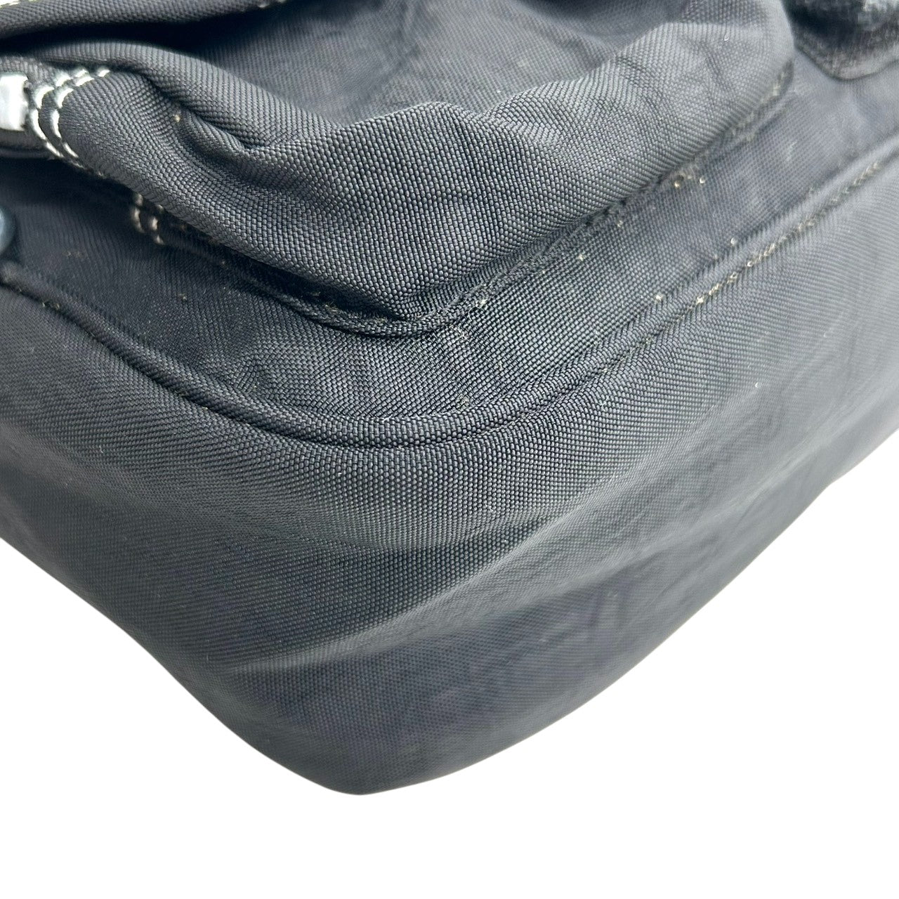 【Kipling】キプリング ショルダーバッグ クロスボディ 斜め掛け可 ナイロン ブラック 黒 軽量 多機能 ポケット多数 モンキーチャーム付き レディース カジュアル 旅行 サブバッグ 人気モデル クリーニング済み s66