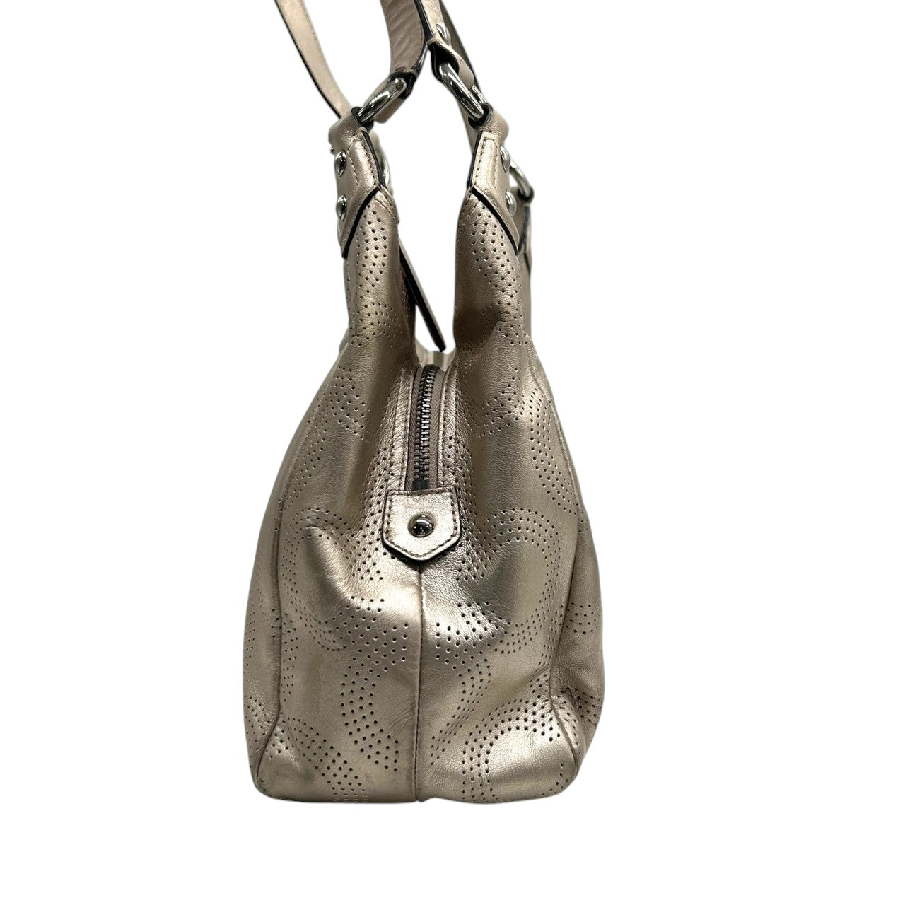 【美品】COACH コーチ ショルダーバッグ ワンショルダー F23602 パンチングレザー オプアート シグネチャー ゴールド シャンパンゴールド系 本革 レディース エレガント 通勤通学 人気モデル クリーニング済み s99