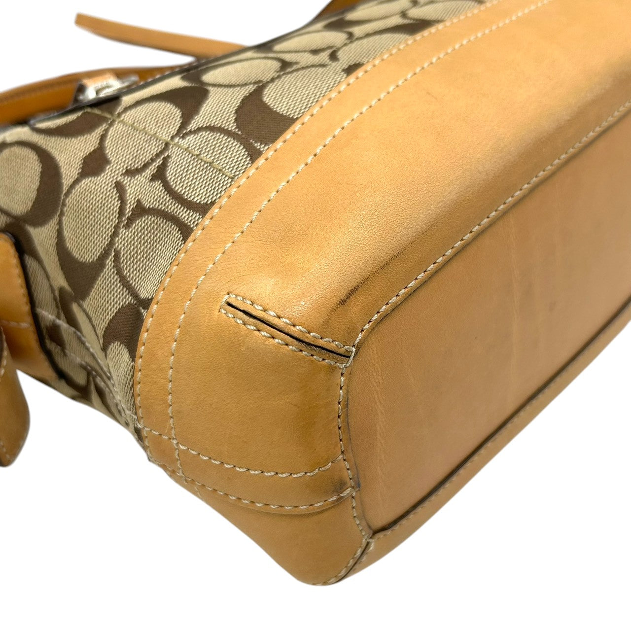 【COACH】コーチ ハンドバッグ ワンショルダーバッグ 9363P シグネチャー キャンバス レザー ブラウン ベージュ系 自立可 レディース クラシックデザイン タッセルチャーム付き 定番人気モデル クリーニング済み s99