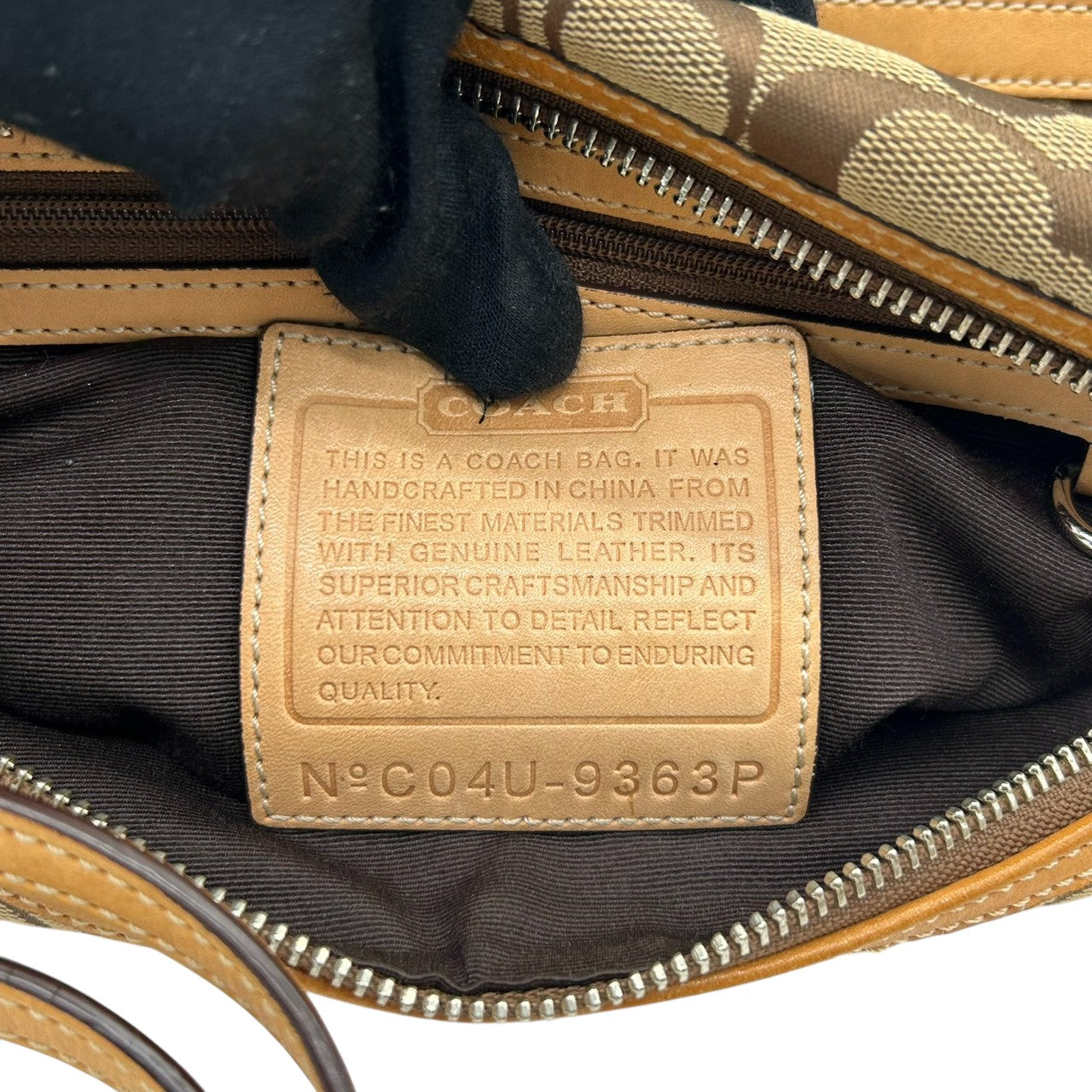 【COACH】コーチ ハンドバッグ ワンショルダーバッグ 9363P シグネチャー キャンバス レザー ブラウン ベージュ系 自立可 レディース クラシックデザイン タッセルチャーム付き 定番人気モデル クリーニング済み s99