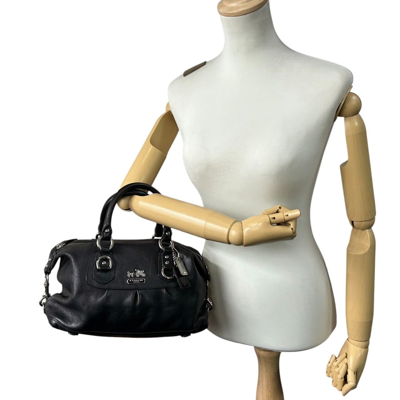 【美品/保存袋付き】COACH コーチ マディソン 2WAY ハンドバッグ ショルダーバッグ 12937 サッチェルバッグ 自立可 本革 ペブルドレザー ブラック 黒 ギャザー ホースアンドキャリッジロゴ レディース エレガント クリーニング済み s86