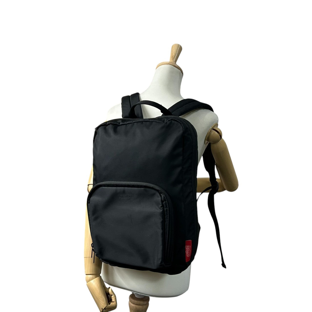 【美品】Manhattan Portage マンハッタンポーテージ バックパック リュックサック A4収納可 薄マチ スリム ナイロン ブラック 黒 カジュアル メンズ レディース ユニセックス 通勤通学 スタイリッシュ 人気モデル クリーニング済み s51