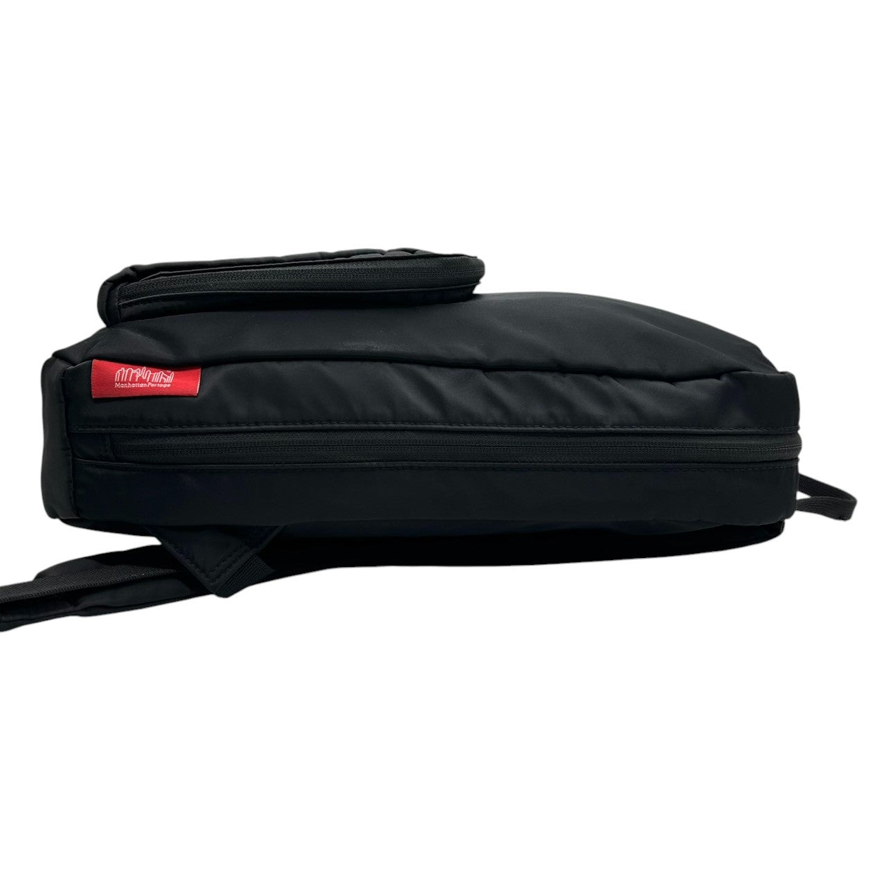 【美品】Manhattan Portage マンハッタンポーテージ バックパック リュックサック A4収納可 薄マチ スリム ナイロン ブラック 黒 カジュアル メンズ レディース ユニセックス 通勤通学 スタイリッシュ 人気モデル クリーニング済み s51
