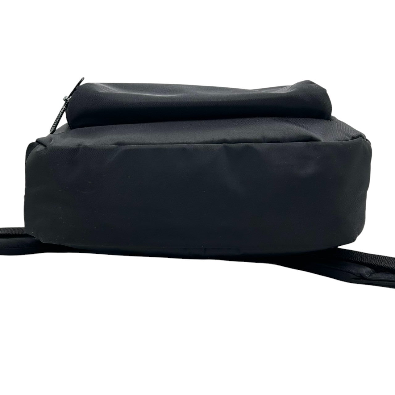 【美品】Manhattan Portage マンハッタンポーテージ バックパック リュックサック A4収納可 薄マチ スリム ナイロン ブラック 黒 カジュアル メンズ レディース ユニセックス 通勤通学 スタイリッシュ 人気モデル クリーニング済み s51