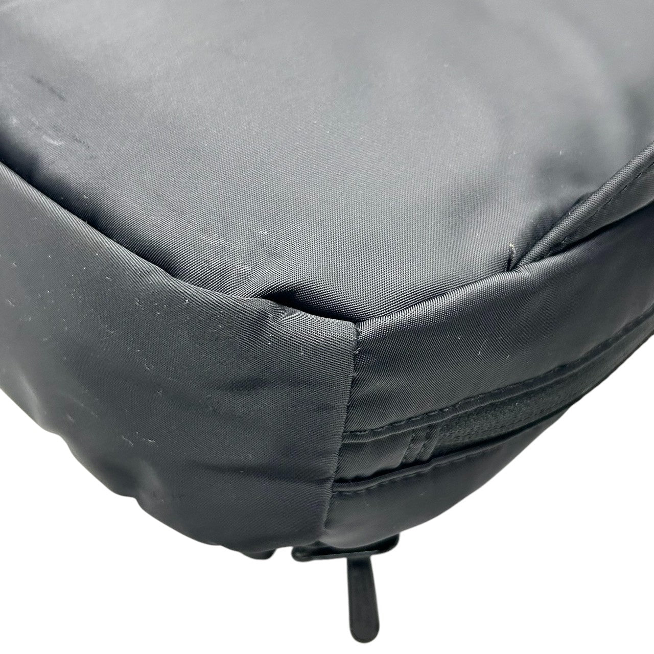 【美品】Manhattan Portage マンハッタンポーテージ バックパック リュックサック A4収納可 薄マチ スリム ナイロン ブラック 黒 カジュアル メンズ レディース ユニセックス 通勤通学 スタイリッシュ 人気モデル クリーニング済み s51