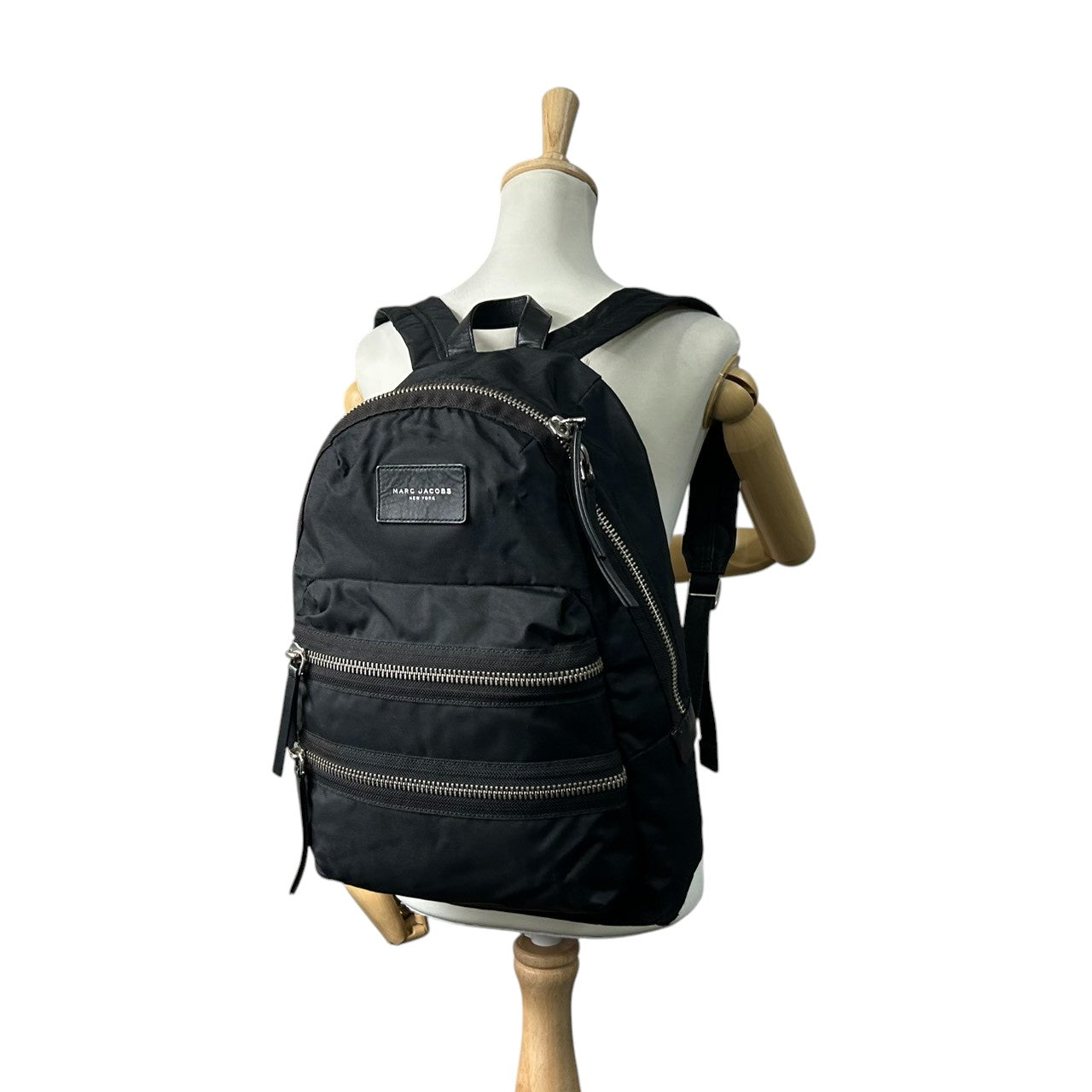 【美品】MARC JACOBS マークジェイコブス ナイロンバイカー バックパック M0008296 リュックサック A4収納可 ブラック 黒 多機能 軽量 メンズ レディース ユニセックス 通勤通学 人気モデル クリーニング済み s51