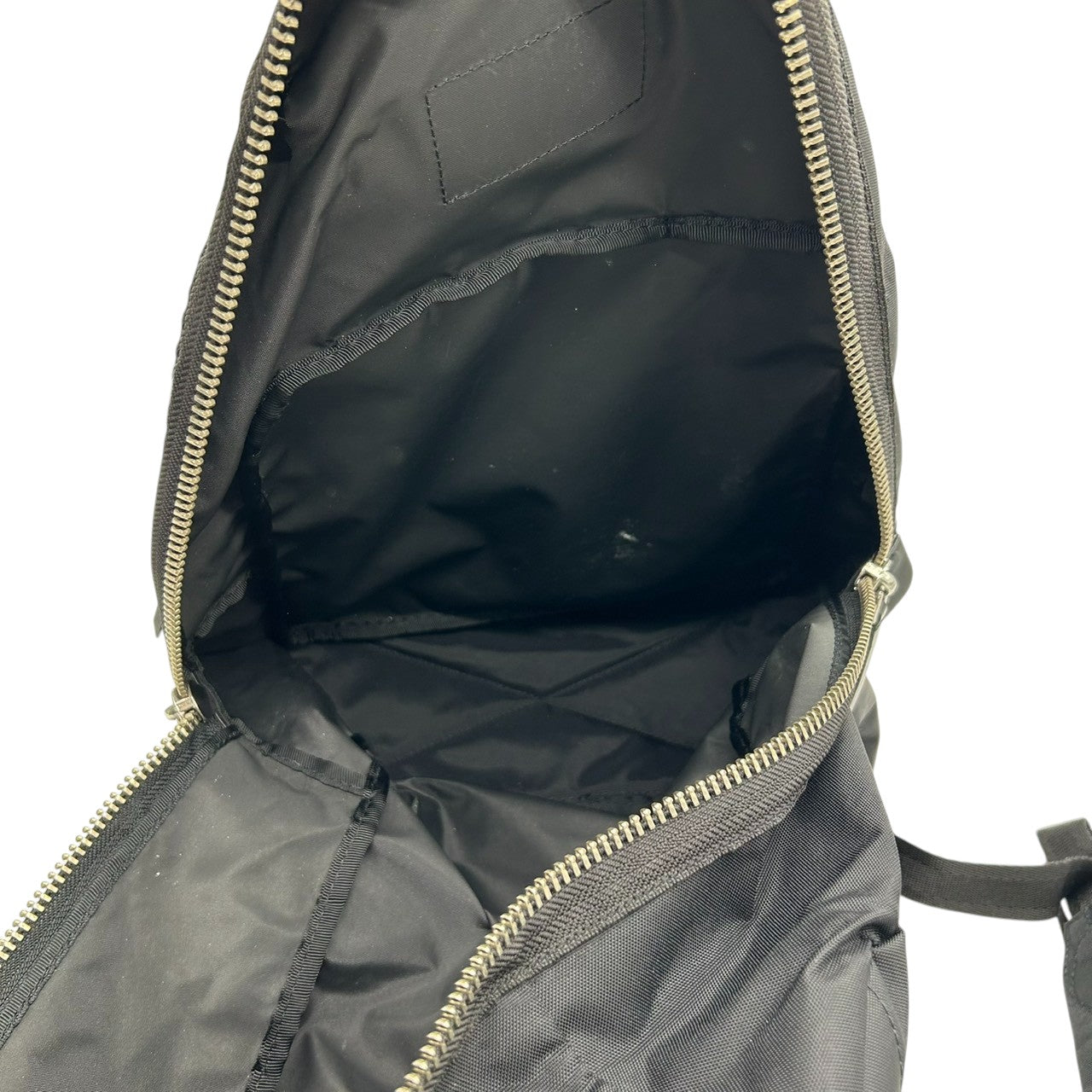 【美品】MARC JACOBS マークジェイコブス ナイロンバイカー バックパック M0008296 リュックサック A4収納可 ブラック 黒 多機能 軽量 メンズ レディース ユニセックス 通勤通学 人気モデル クリーニング済み s51