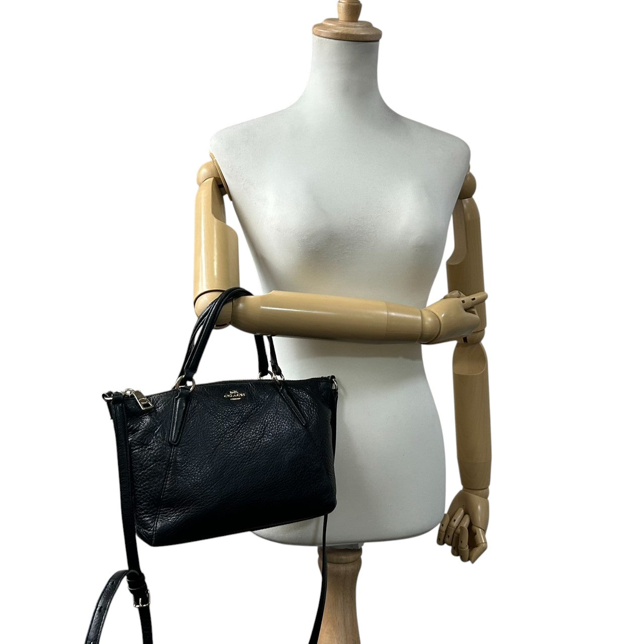 【COACH】コーチ 2WAY ハンドバッグ ショルダーバッグ プレーリーサッチェル 斜め掛け可 クロスボディ 本革 ペブルドレザー ブラック 黒 ゴールド金具 ホースアンドキャリッジロゴ レディース エレガント ビジネス 人気モデル クリーニング済み s45