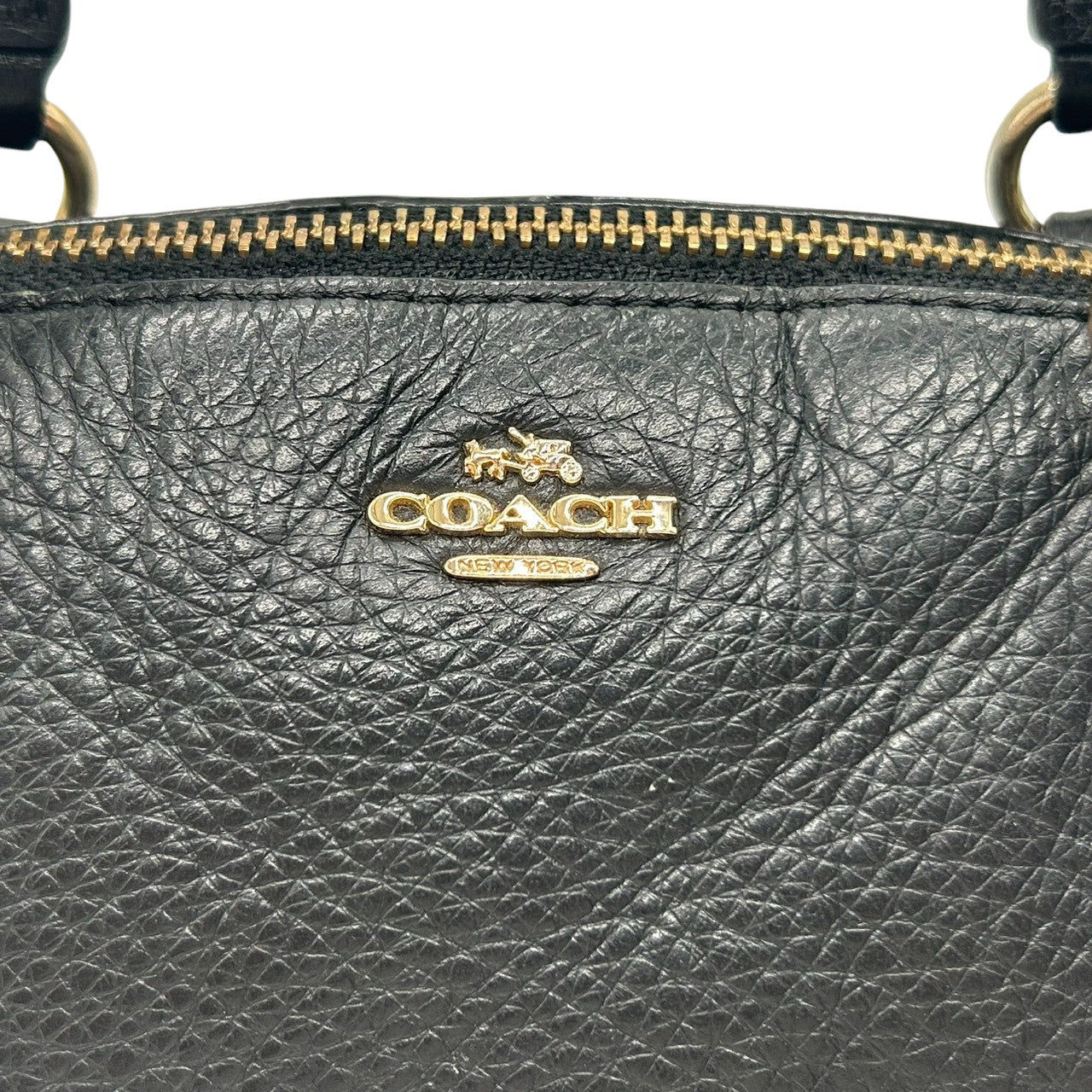 【COACH】コーチ 2WAY ハンドバッグ ショルダーバッグ プレーリーサッチェル 斜め掛け可 クロスボディ 本革 ペブルドレザー ブラック 黒 ゴールド金具 ホースアンドキャリッジロゴ レディース エレガント ビジネス 人気モデル クリーニング済み s45