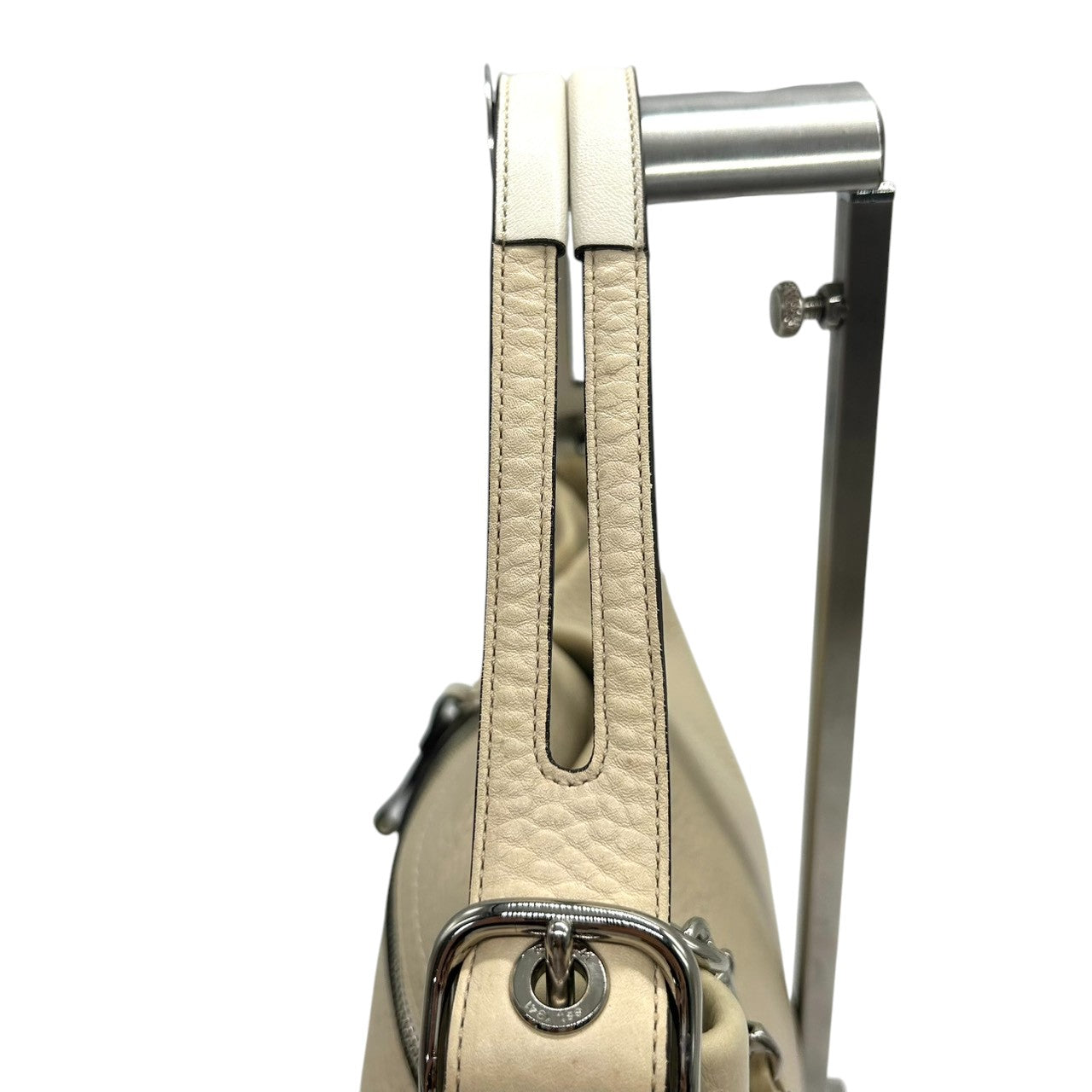 COACH コーチ ショルダーバッグ ワンショルダー ホーボーバッグ 1429 本革 ペブルドレザー アイボリー オフホワイト系 シルバー金具 タッセルチャーム付き レディース エレガント カジュアル 人気モデル クリーニング済み s45