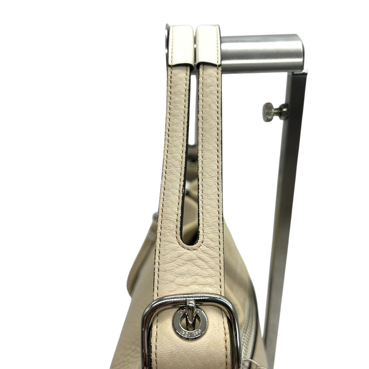 COACH コーチ ショルダーバッグ ワンショルダー ホーボーバッグ 1429 本革 ペブルドレザー アイボリー オフホワイト系 シルバー金具 タッセルチャーム付き レディース エレガント カジュアル 人気モデル クリーニング済み s45