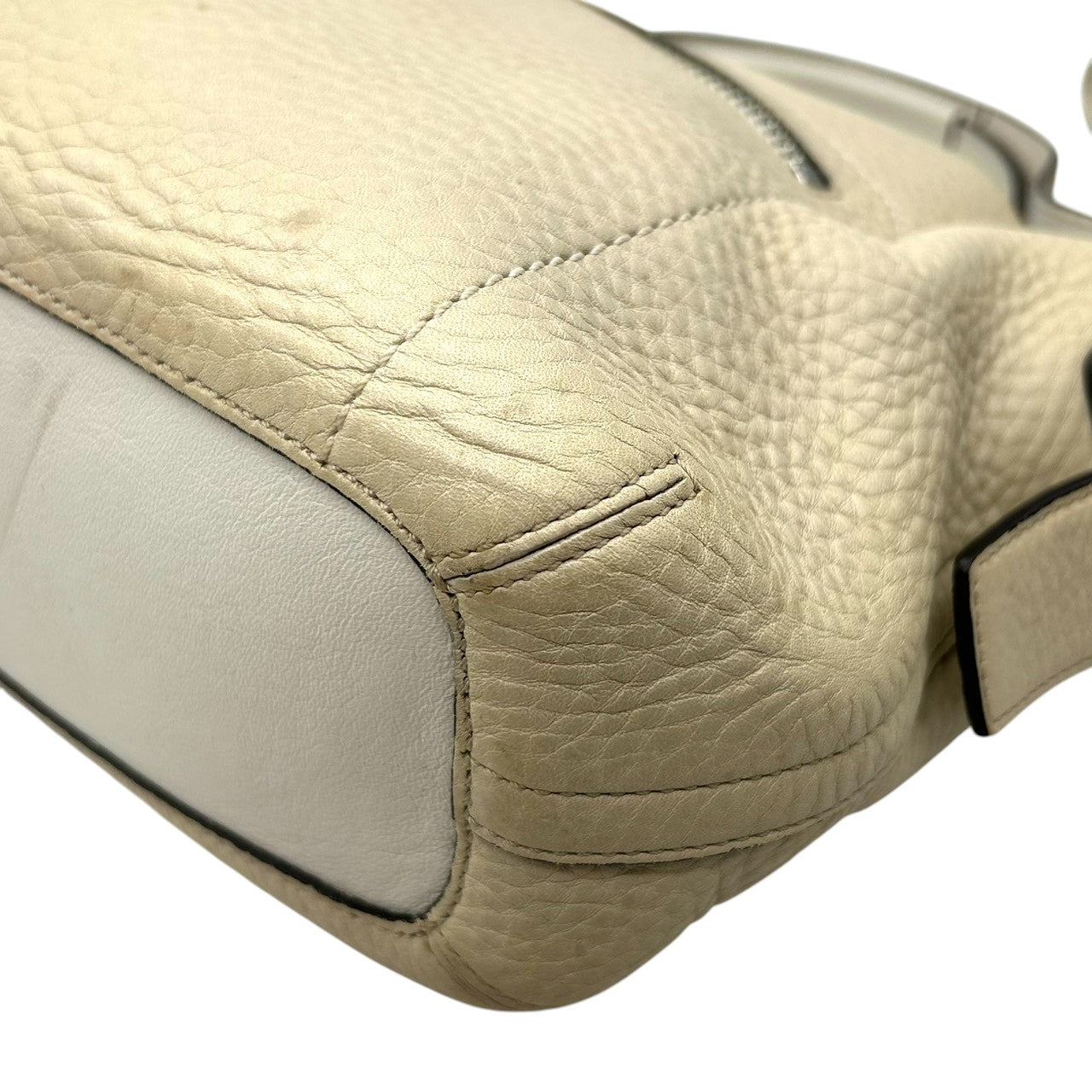 COACH コーチ ショルダーバッグ ワンショルダー ホーボーバッグ 1429 本革 ペブルドレザー アイボリー オフホワイト系 シルバー金具 タッセルチャーム付き レディース エレガント カジュアル 人気モデル クリーニング済み s45