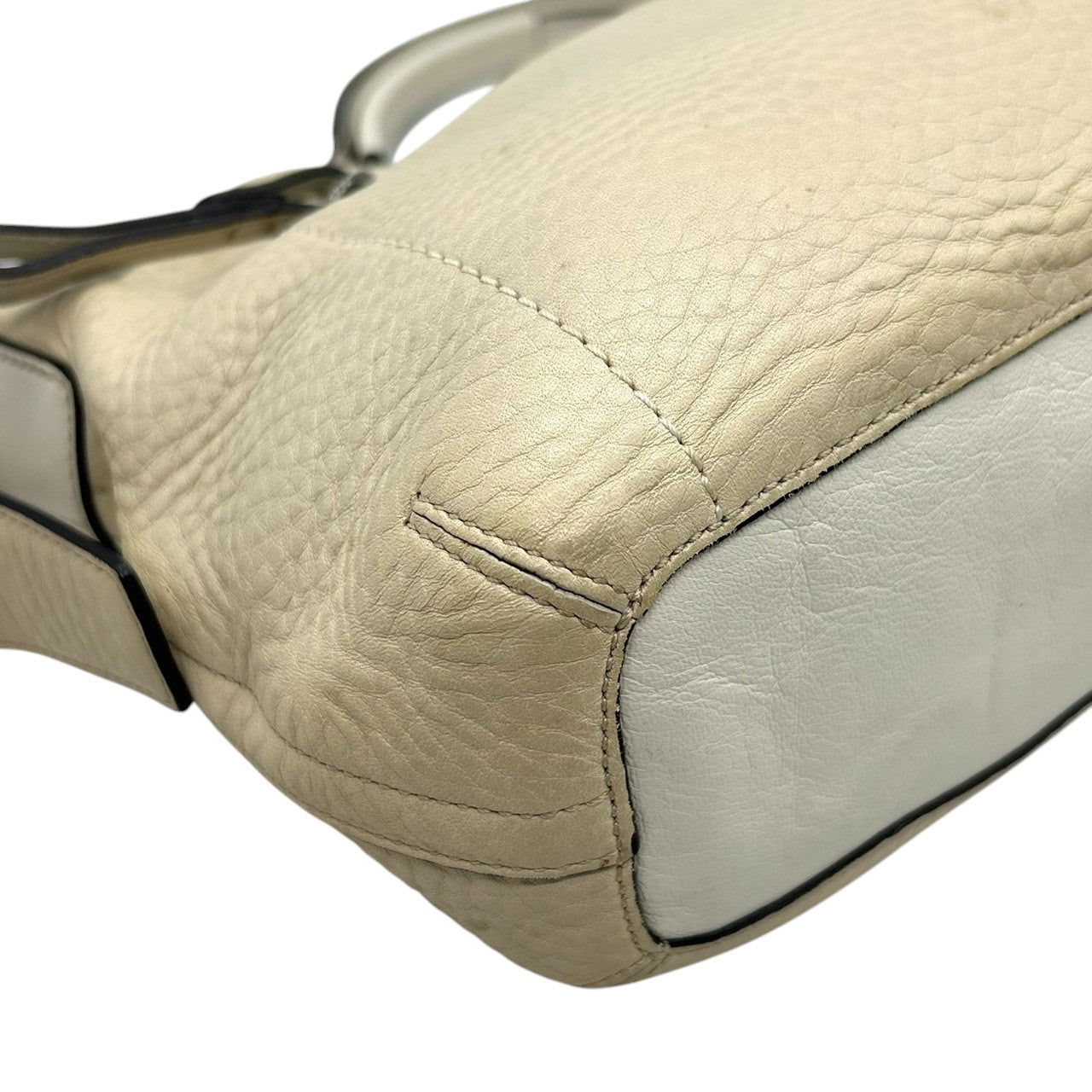 COACH コーチ ショルダーバッグ ワンショルダー ホーボーバッグ 1429 本革 ペブルドレザー アイボリー オフホワイト系 シルバー金具 タッセルチャーム付き レディース エレガント カジュアル 人気モデル クリーニング済み s45